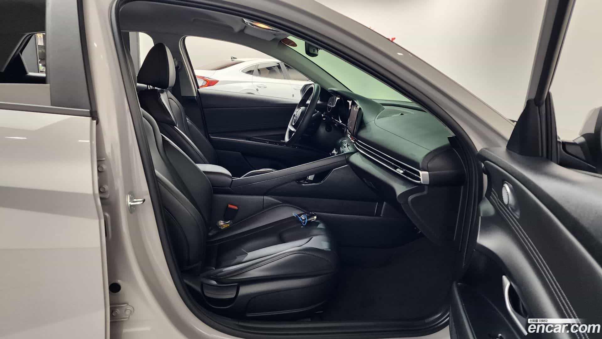 AVANTE Hyundai 2023.0-OPTION-015