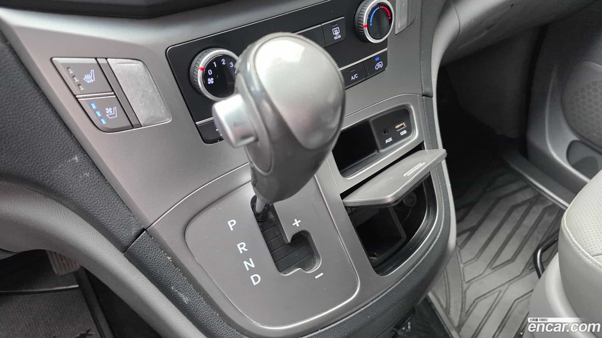Starex Hyundai 2019.11-INNER-009