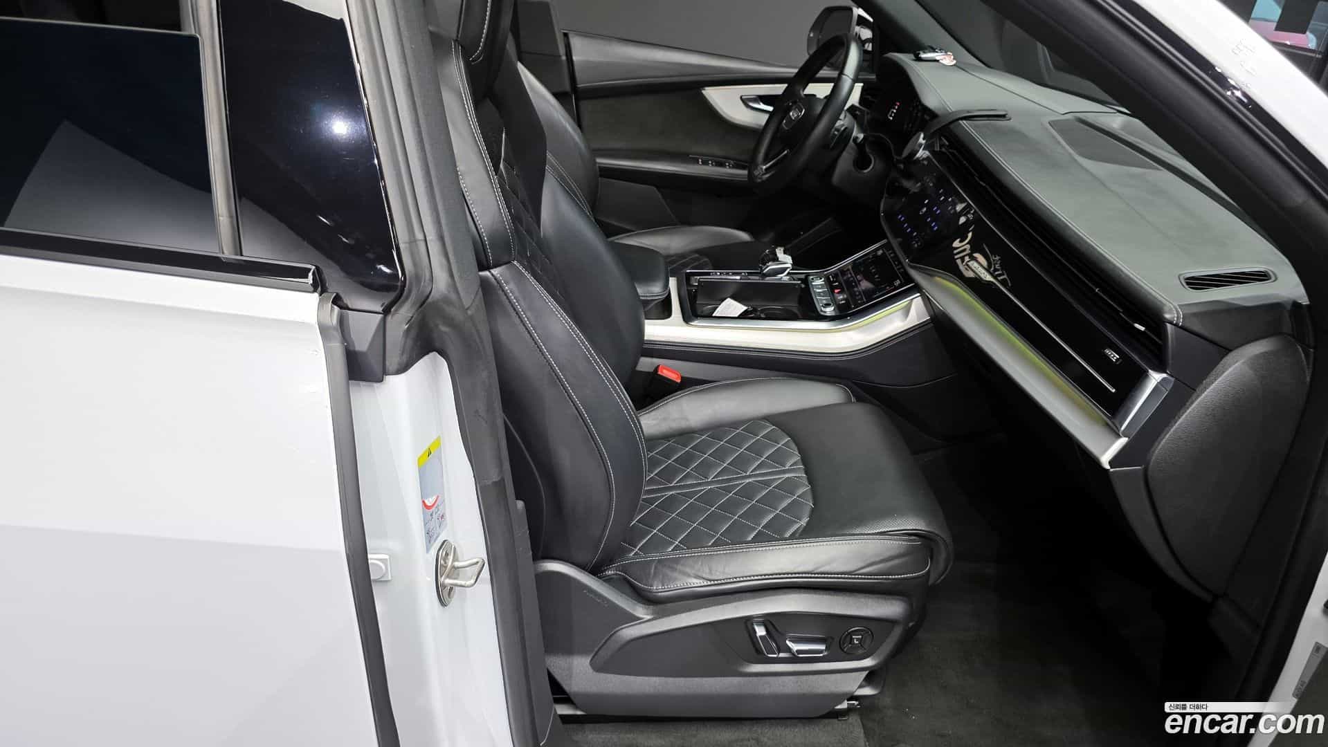 Q8 Audi 2021.3-OPTION-016