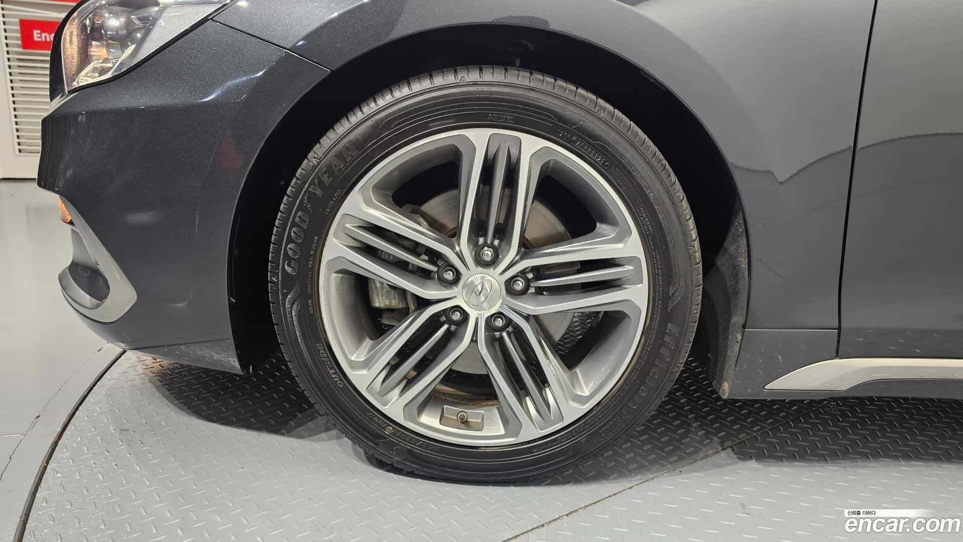 Grandeur Hyundai 2017.9-OUTER-005