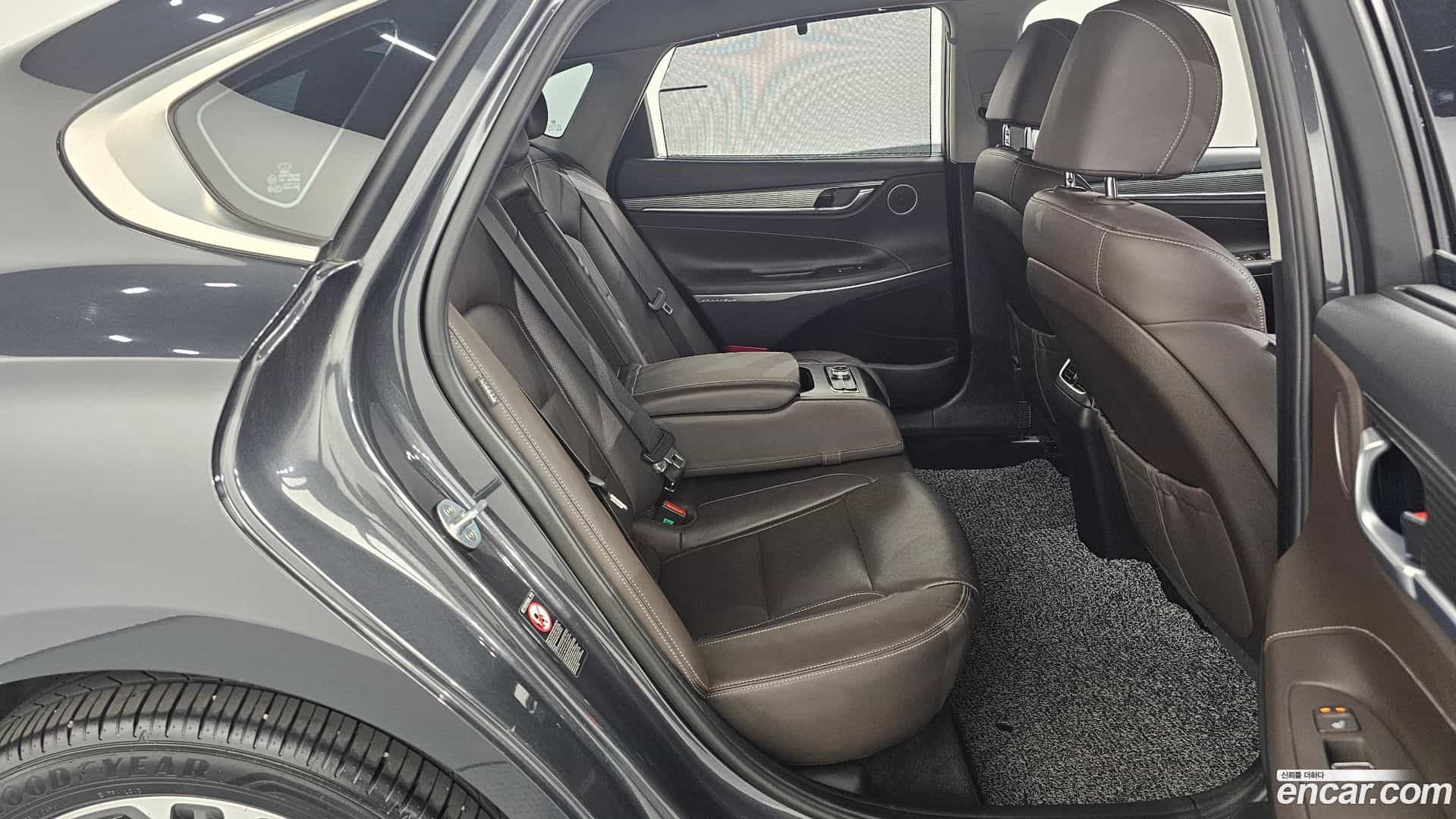 Grandeur Hyundai 2017.9-OPTION-016