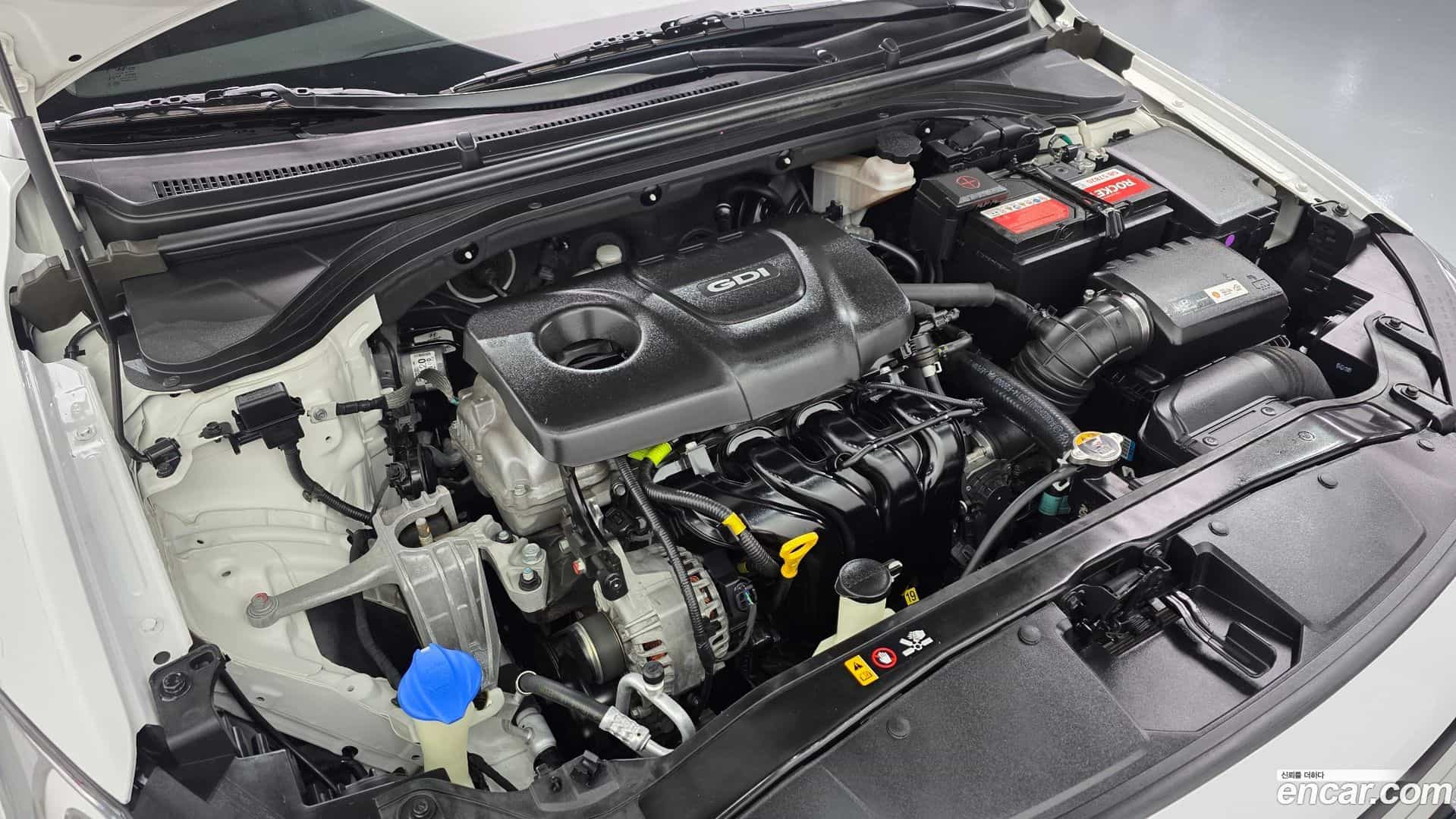 AVANTE Hyundai 2016.5-OUTER-006