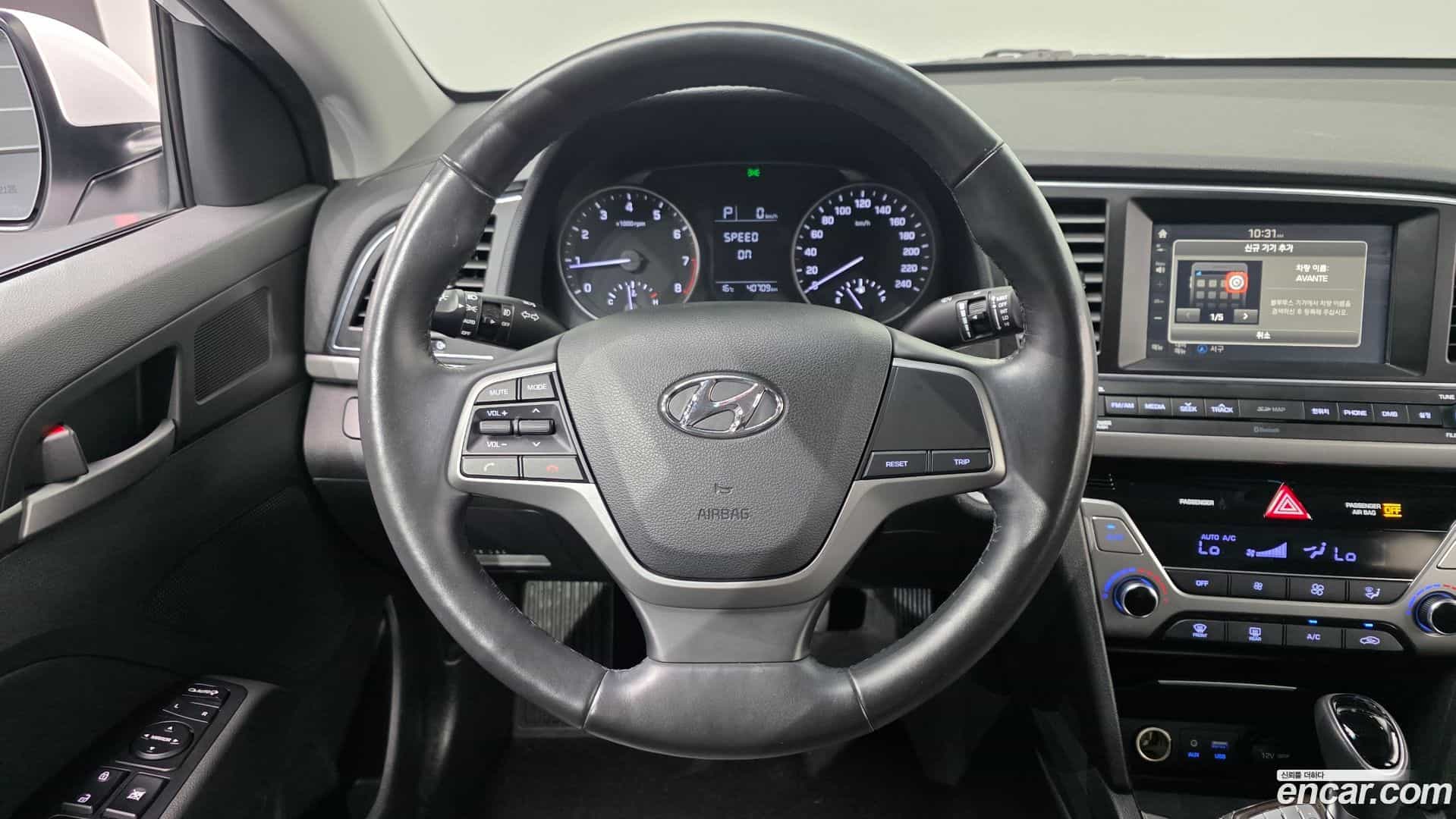 AVANTE Hyundai 2016.5-OPTION-018