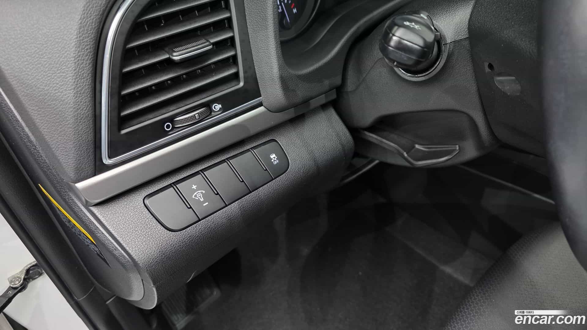 AVANTE Hyundai 2016.5-OPTION-041