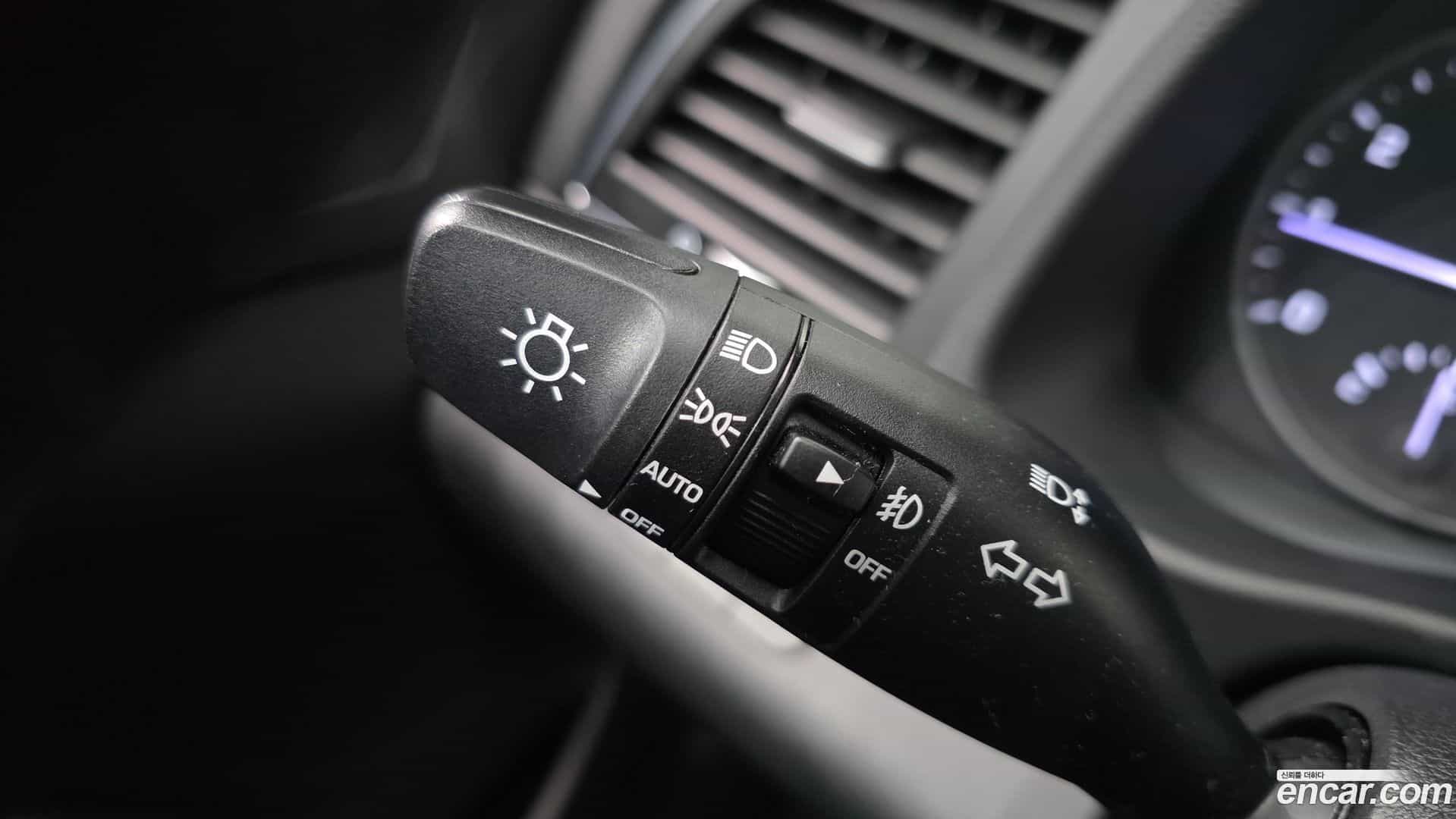 AVANTE Hyundai 2016.5-OPTION-045