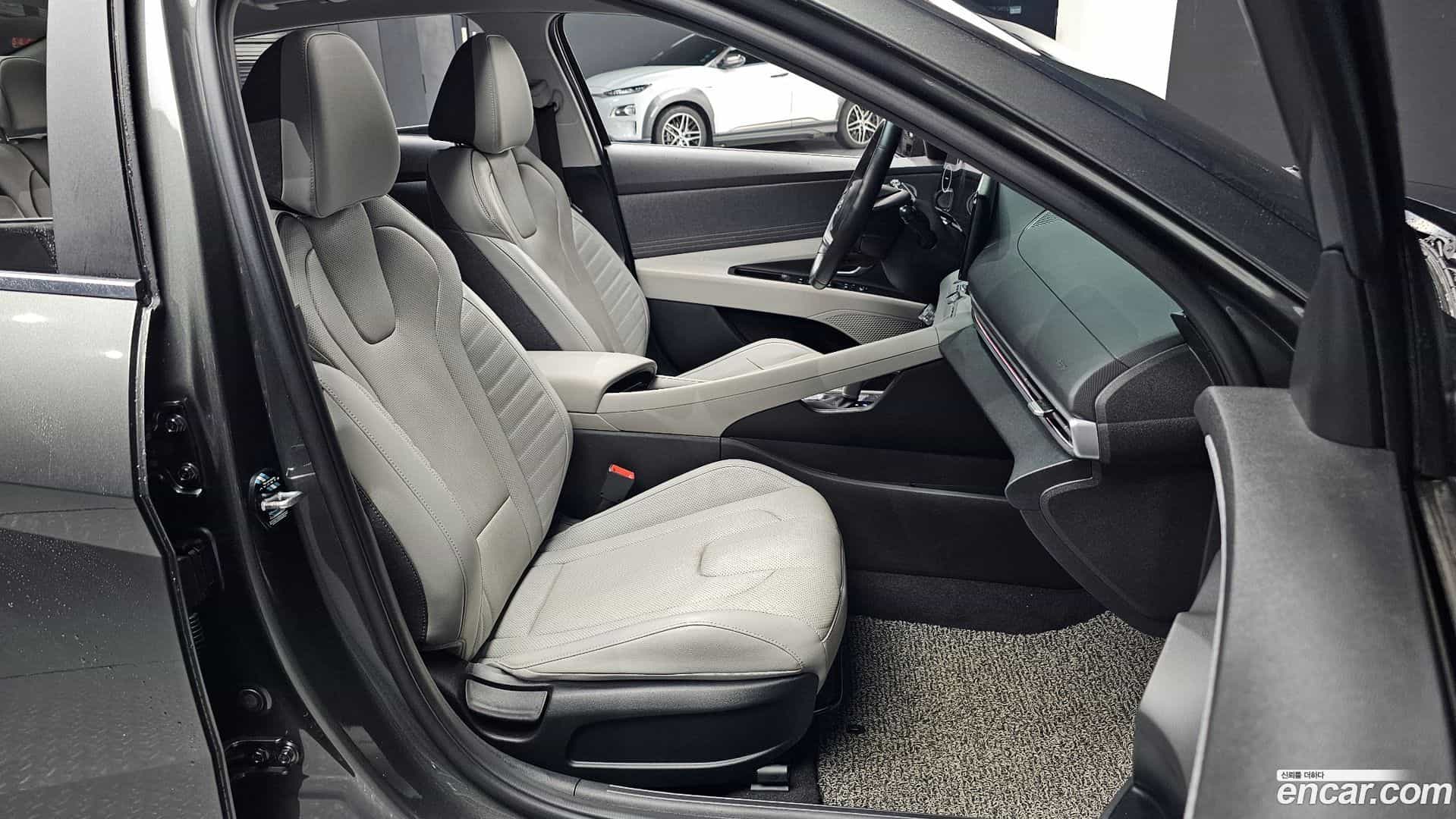 AVANTE Hyundai 2021.11-OPTION-015
