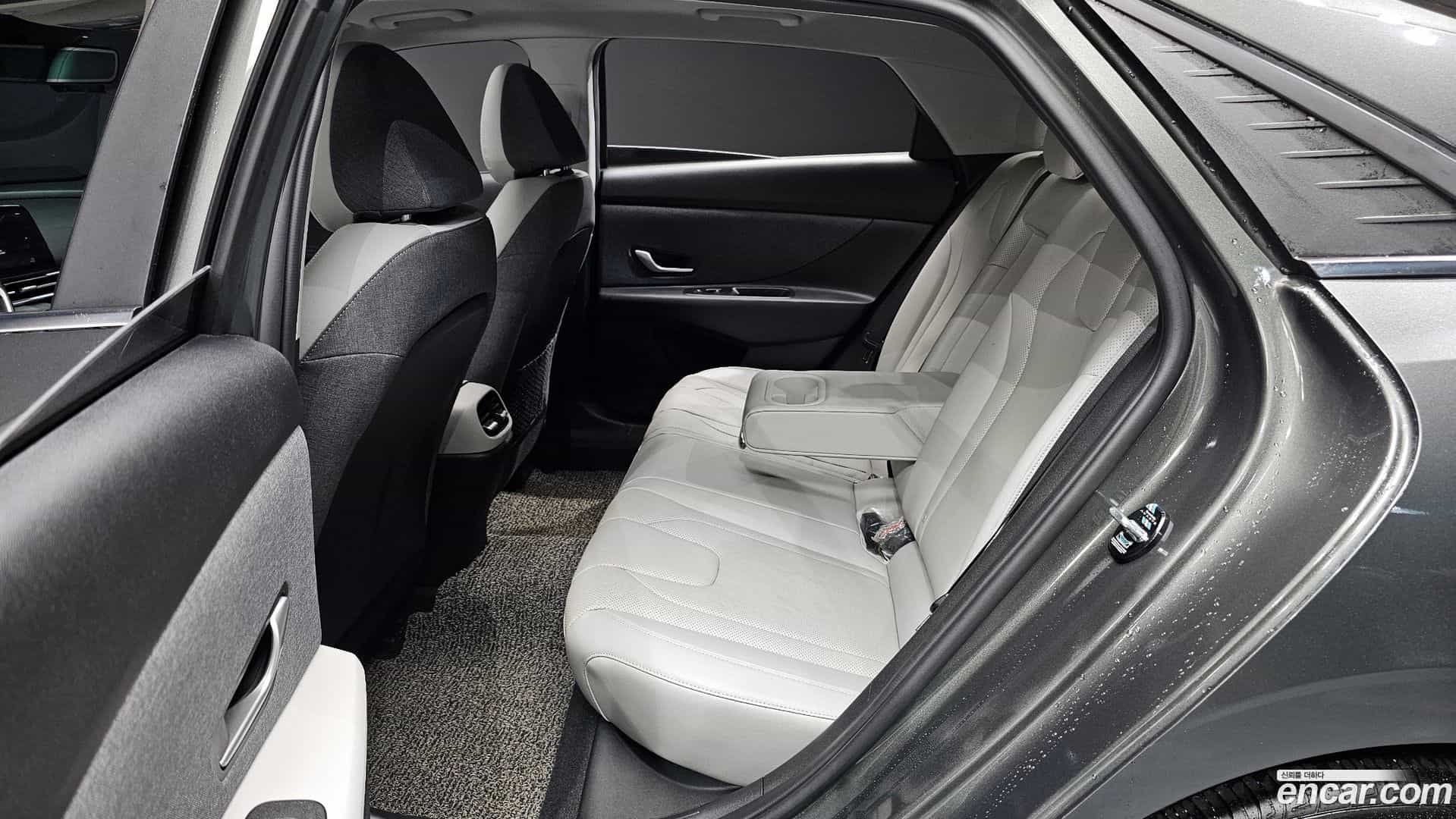AVANTE Hyundai 2021.11-OPTION-016