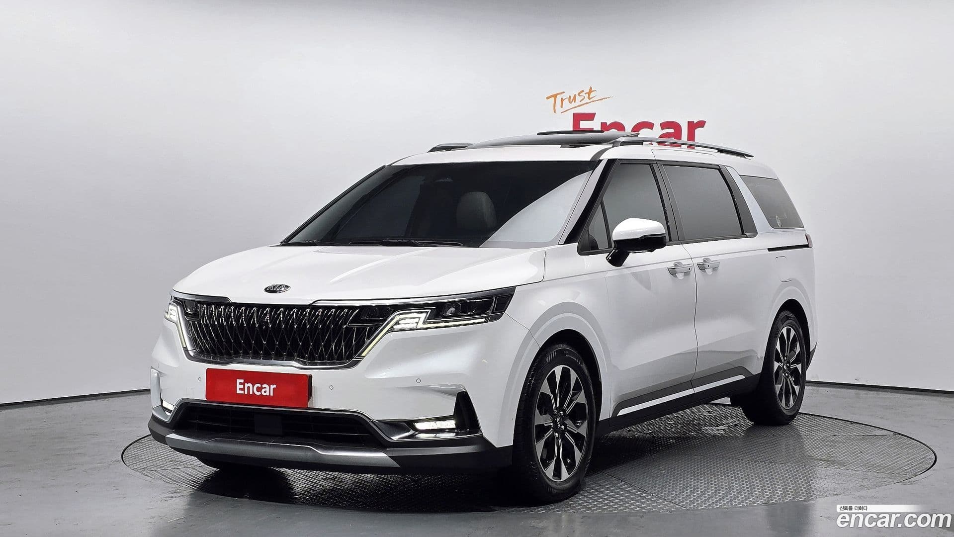 Main__Slider__Photo:Canival Kia 2021.1-0