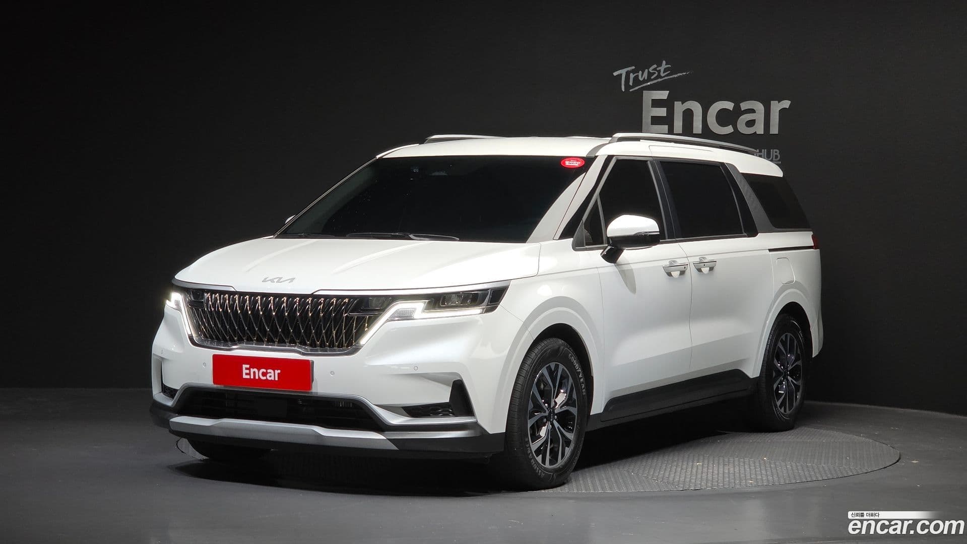 Main__Slider__Photo:Canival Kia 2023.6-0
