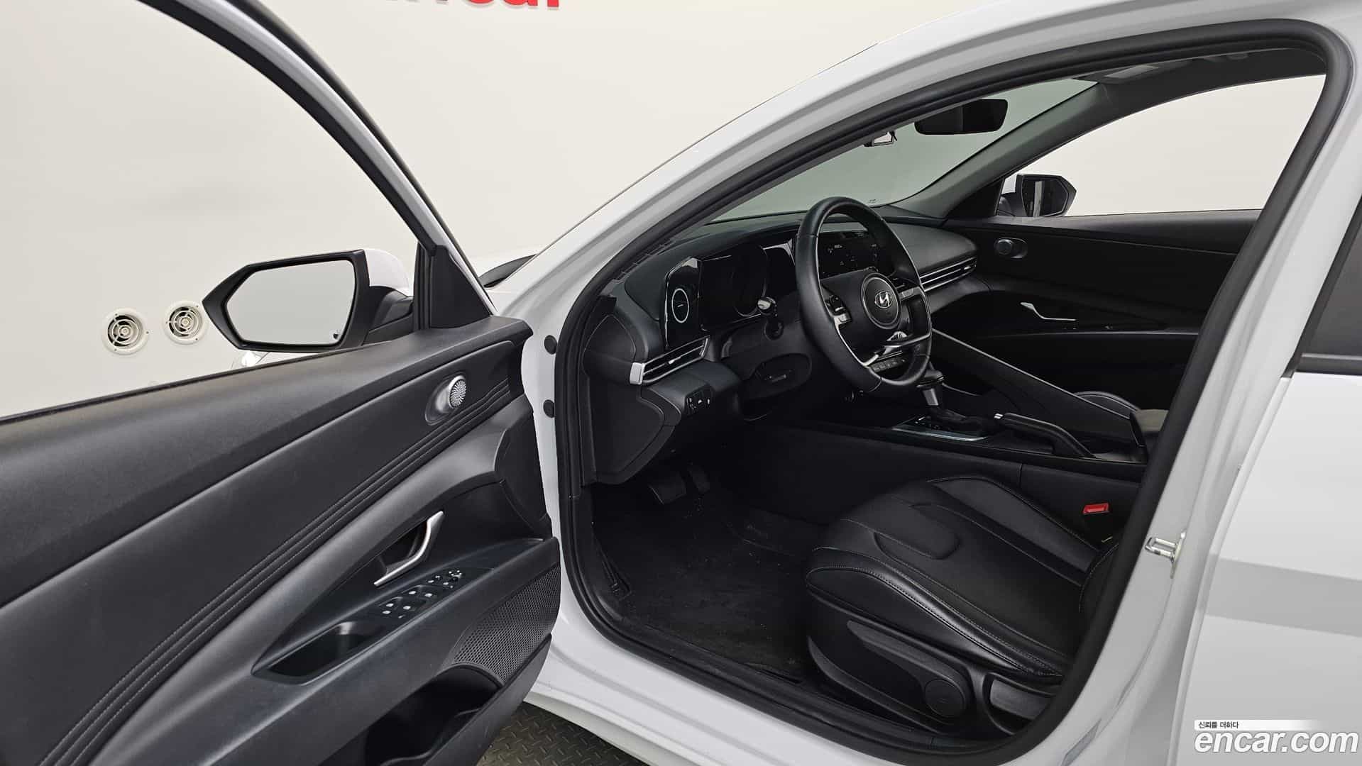 AVANTE Hyundai 2022.2-INNER-010