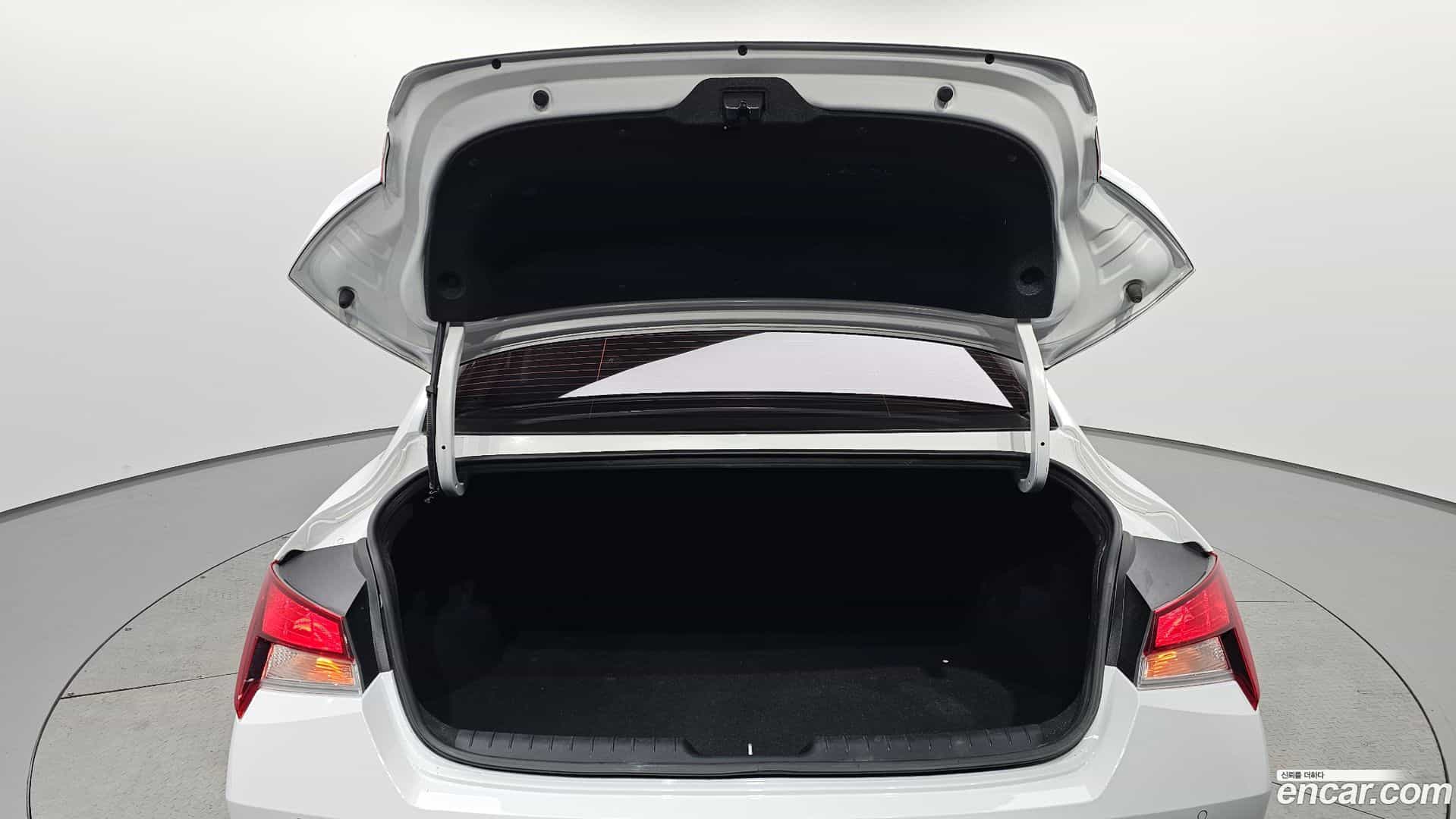 AVANTE Hyundai 2022.2-OPTION-024