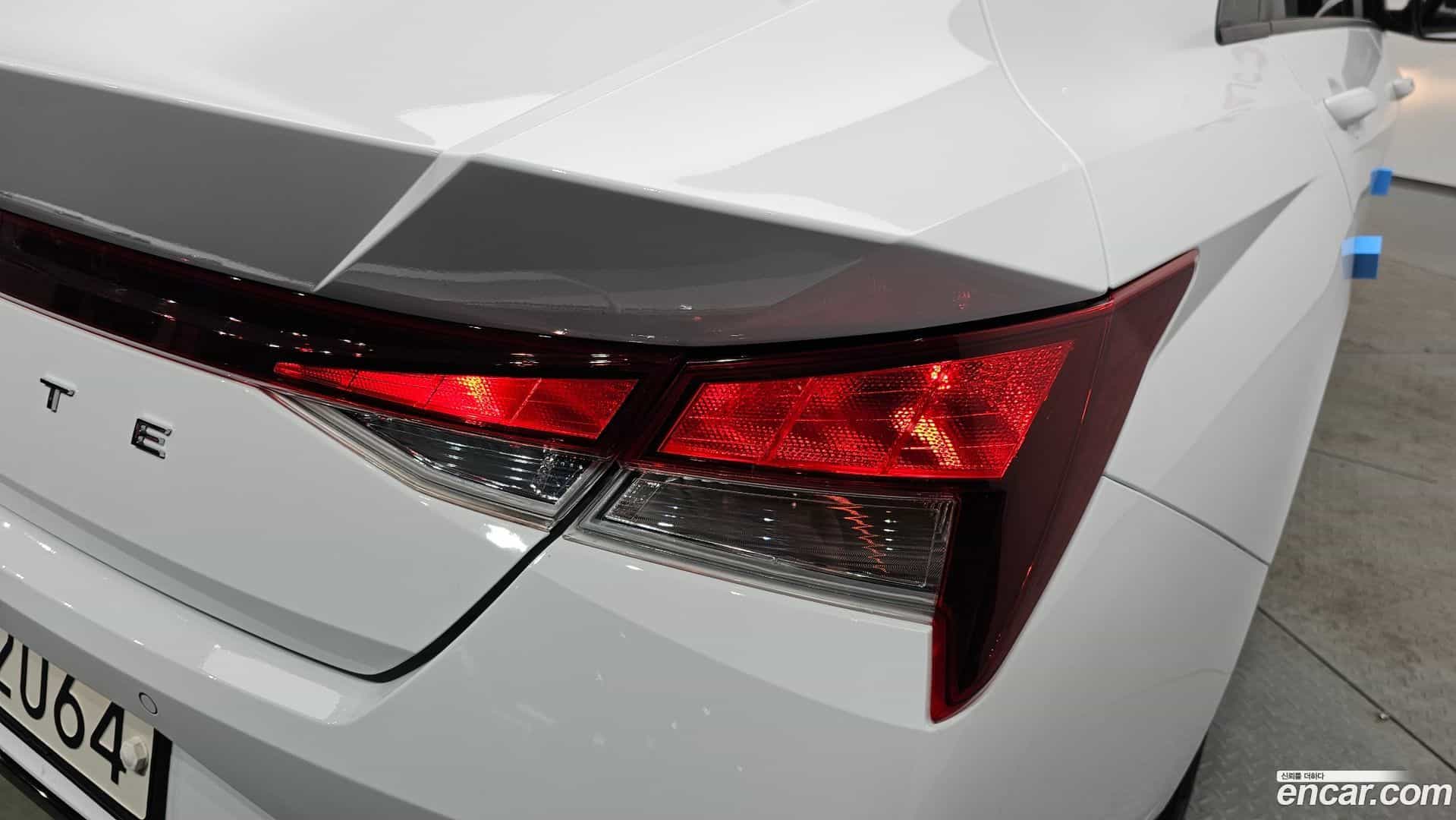 AVANTE Hyundai 2022.2-OUTER-033