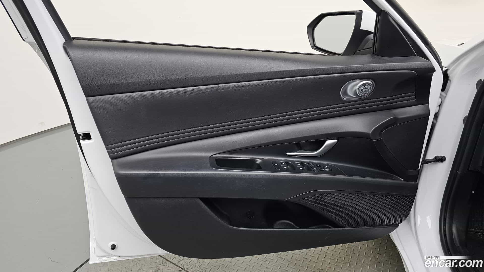 AVANTE Hyundai 2022.2-INNER-034