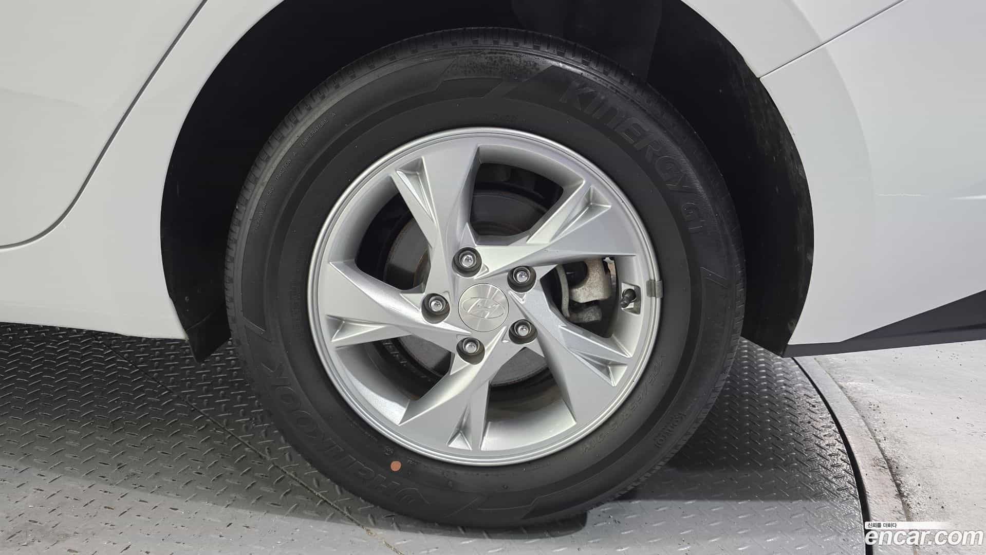 AVANTE Hyundai 2020.6-OUTER-005