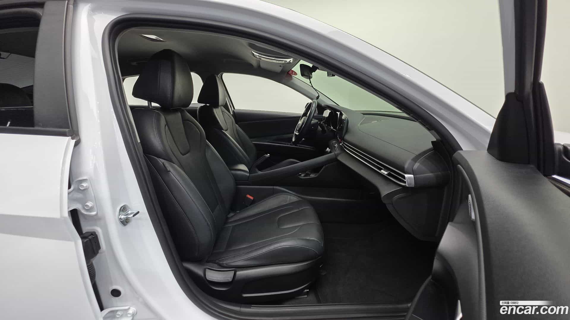 AVANTE Hyundai 2020.6-INNER-010