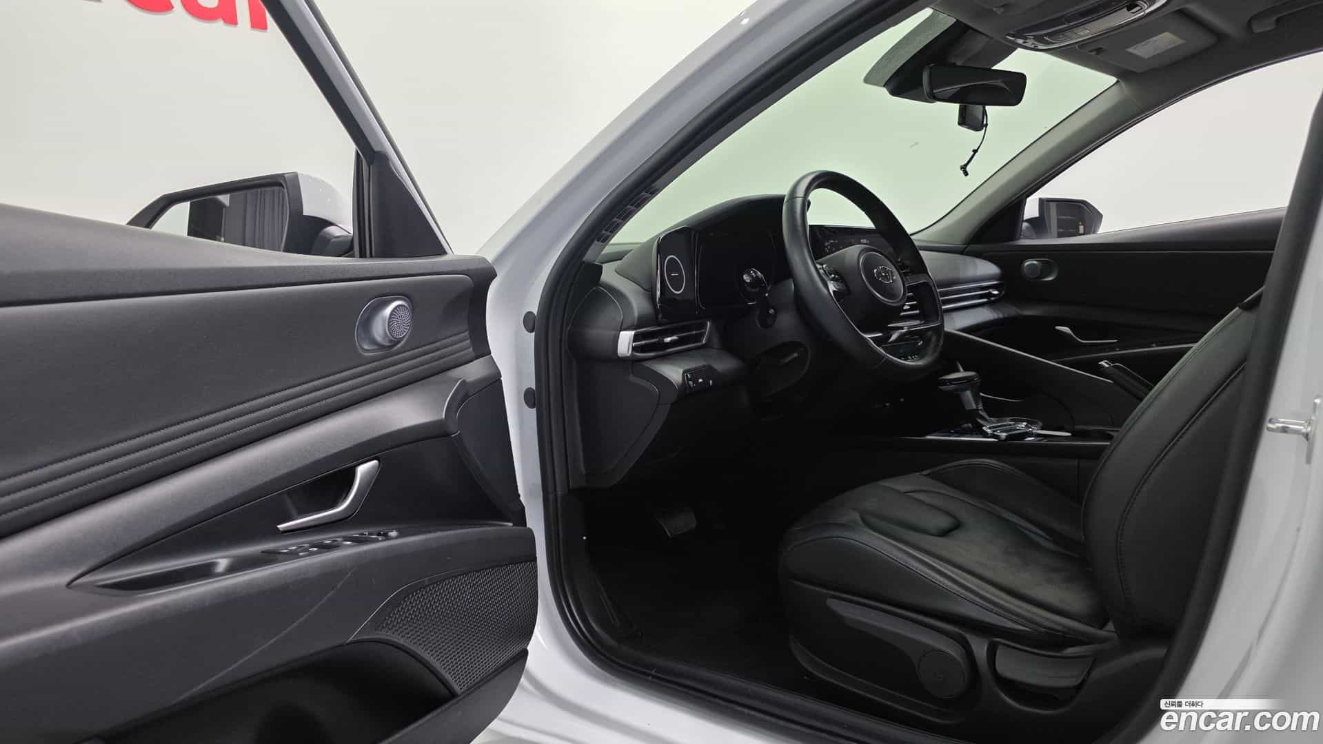 AVANTE Hyundai 2020.6-OPTION-015