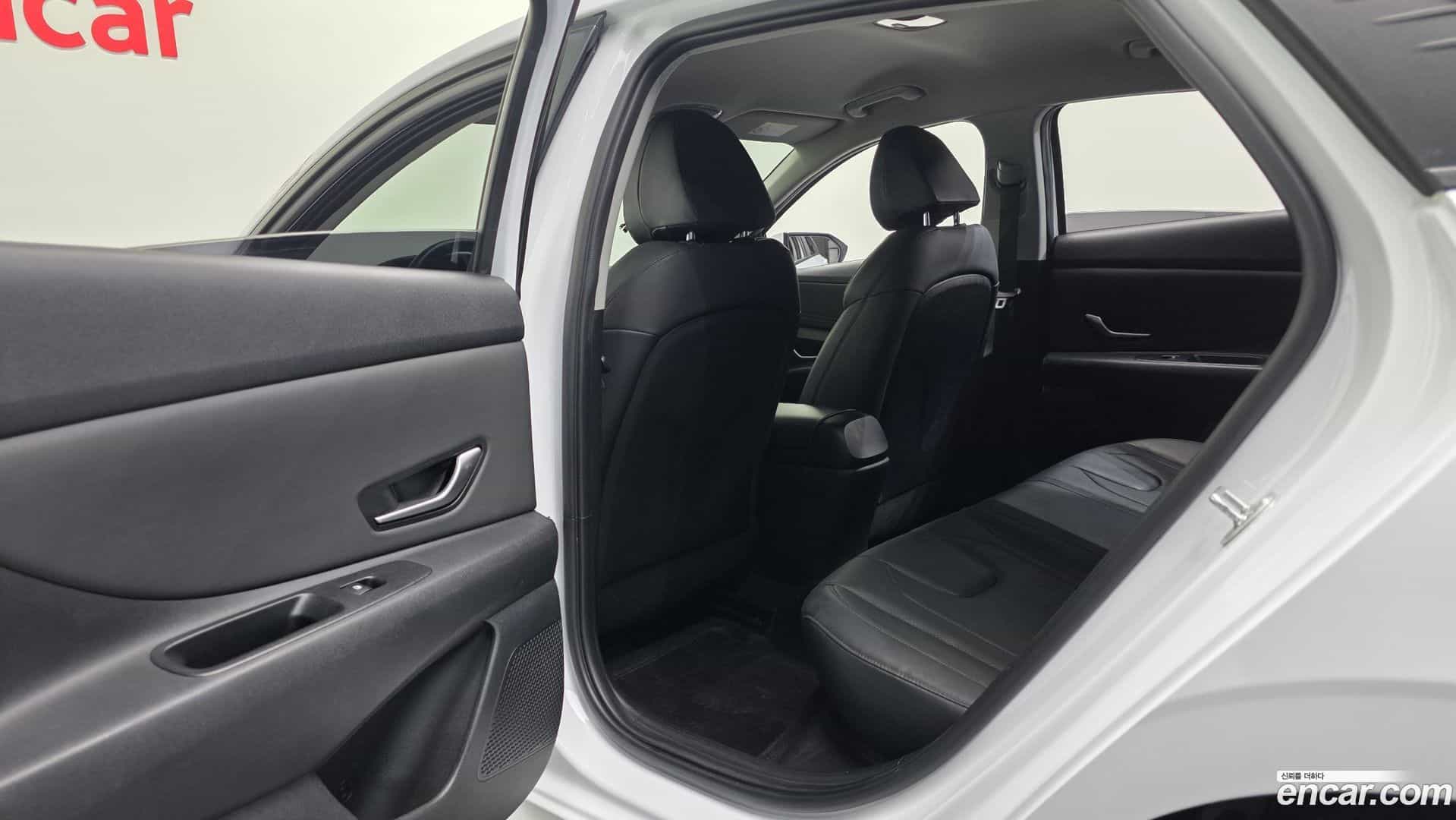 AVANTE Hyundai 2020.6-OPTION-022