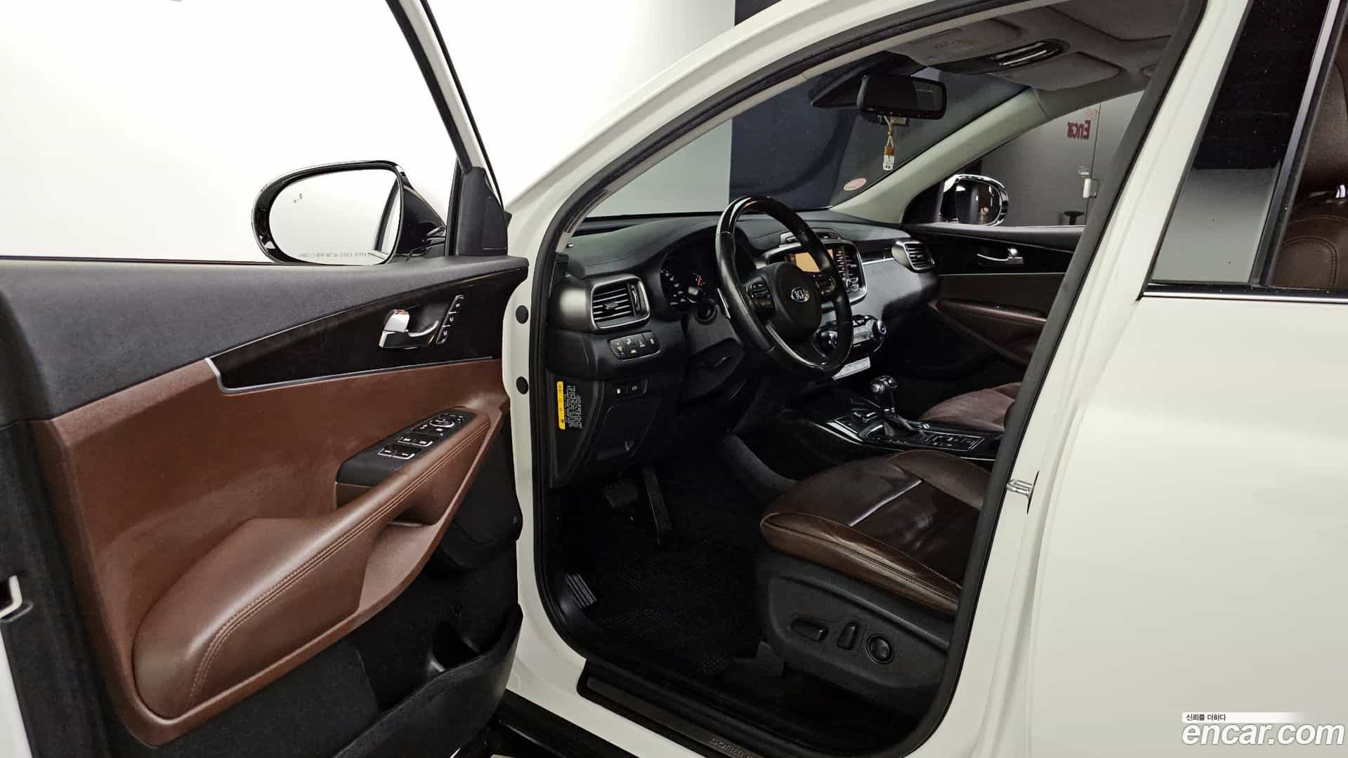 Sorento Kia 2016.6-INNER-010