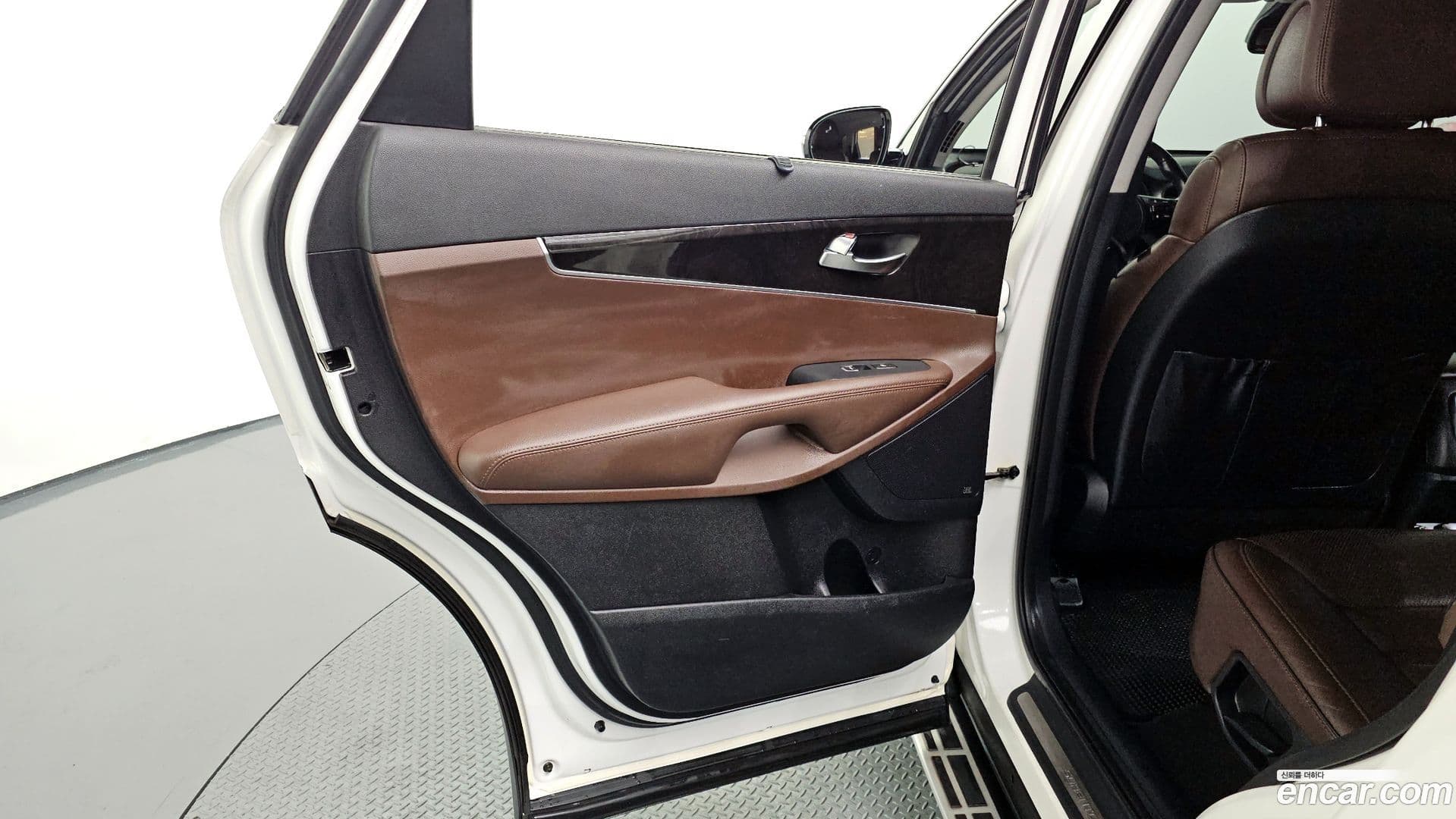 Main__Slider__Photo:Sorento Kia 2016.6-24