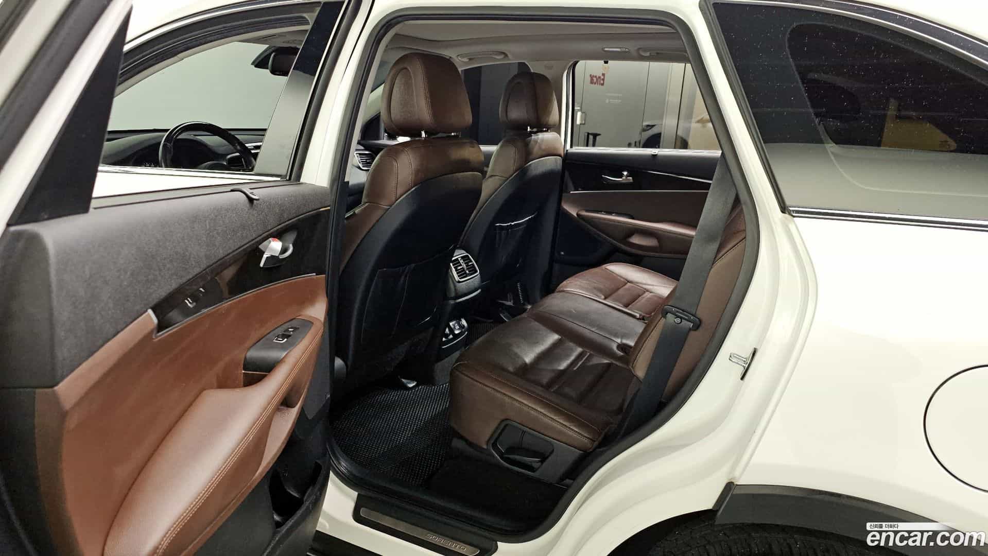 Sorento Kia 2016.6-INNER-036