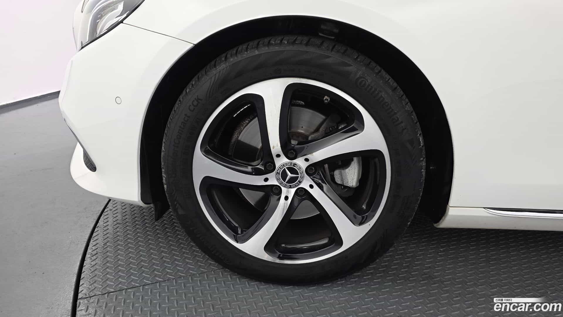 E-Class Mercedes-Benz 2020.1-OUTER-005