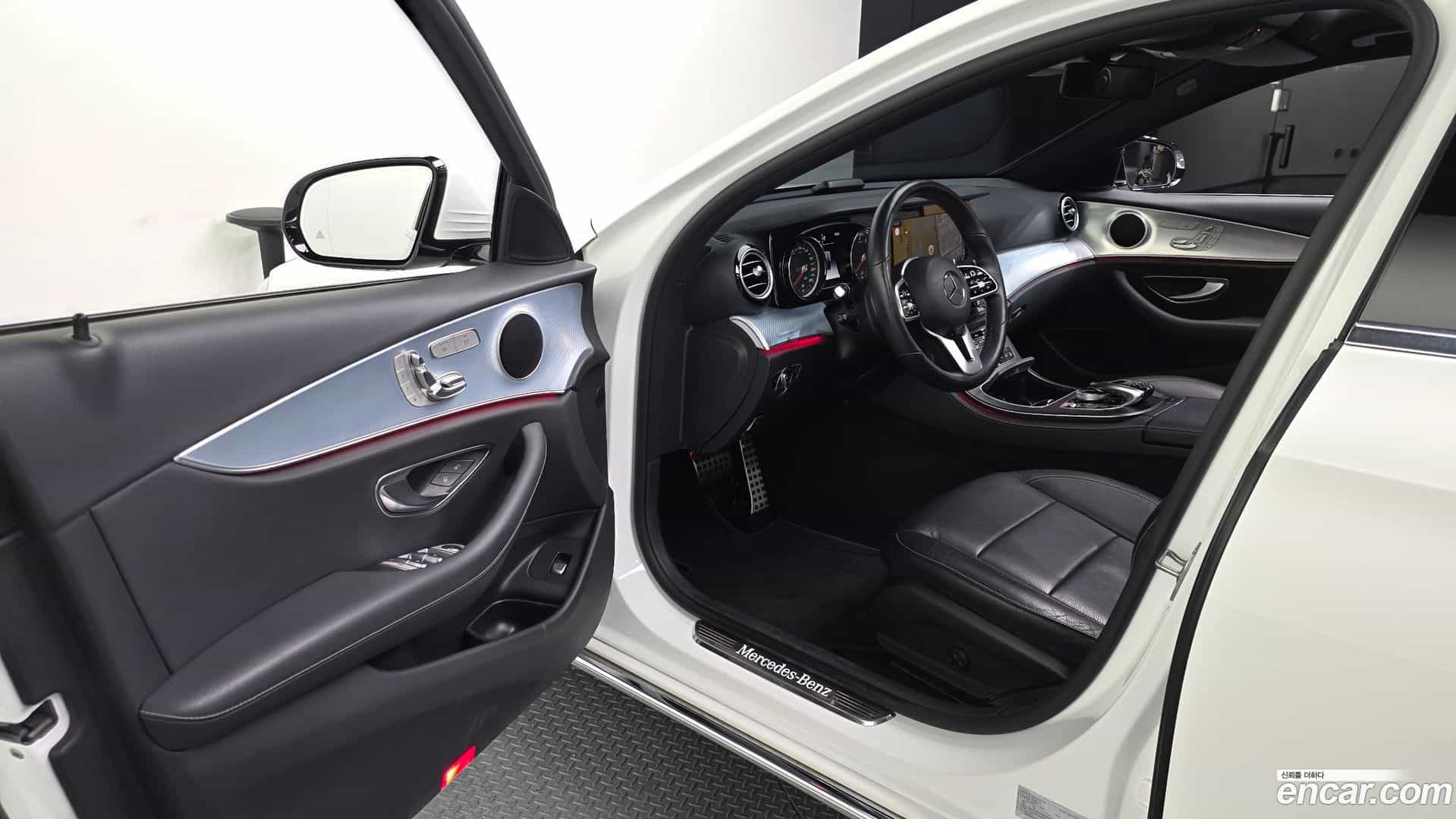 E-Class Mercedes-Benz 2020.1-INNER-010