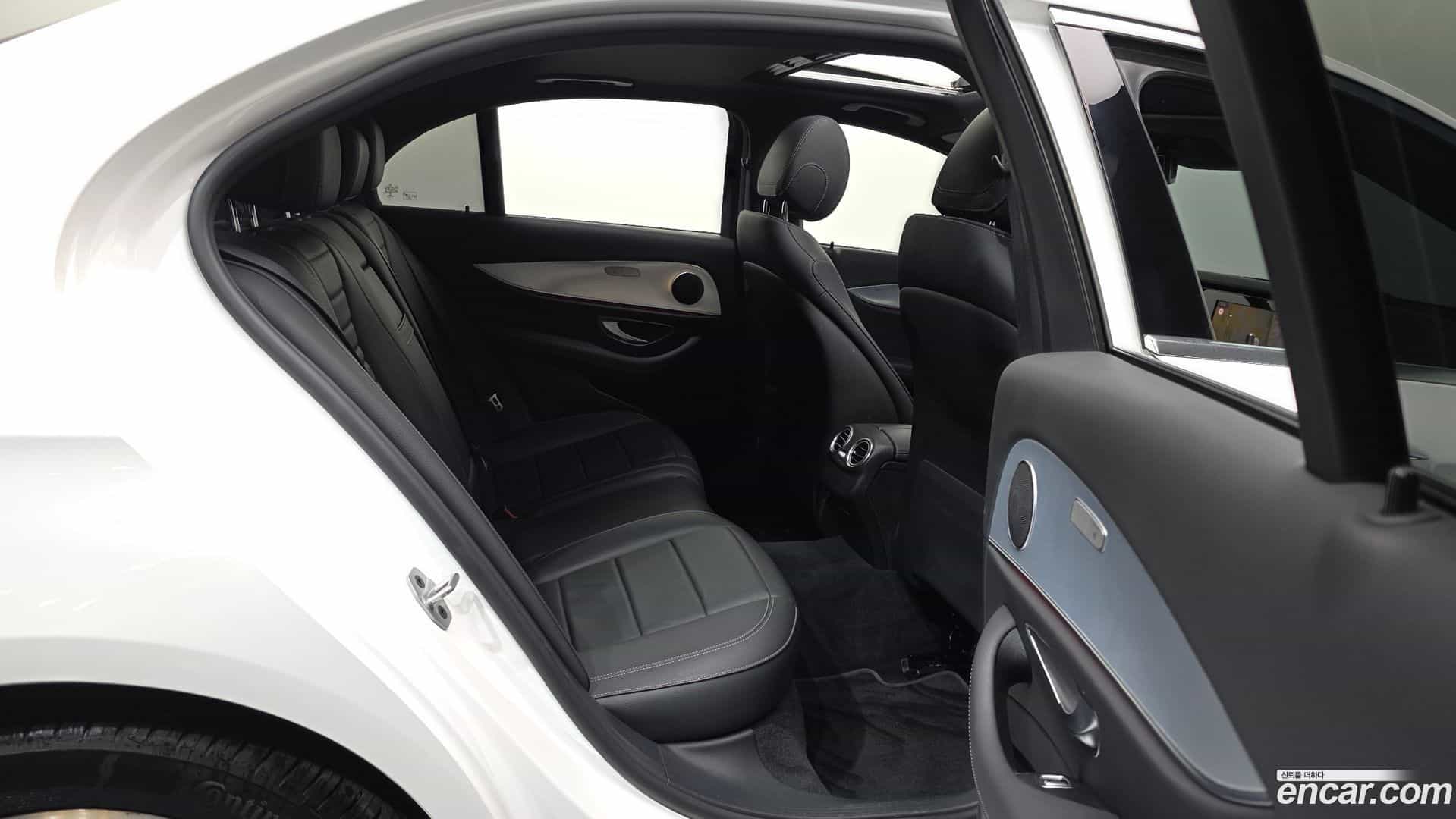 E-Class Mercedes-Benz 2020.1-OPTION-016