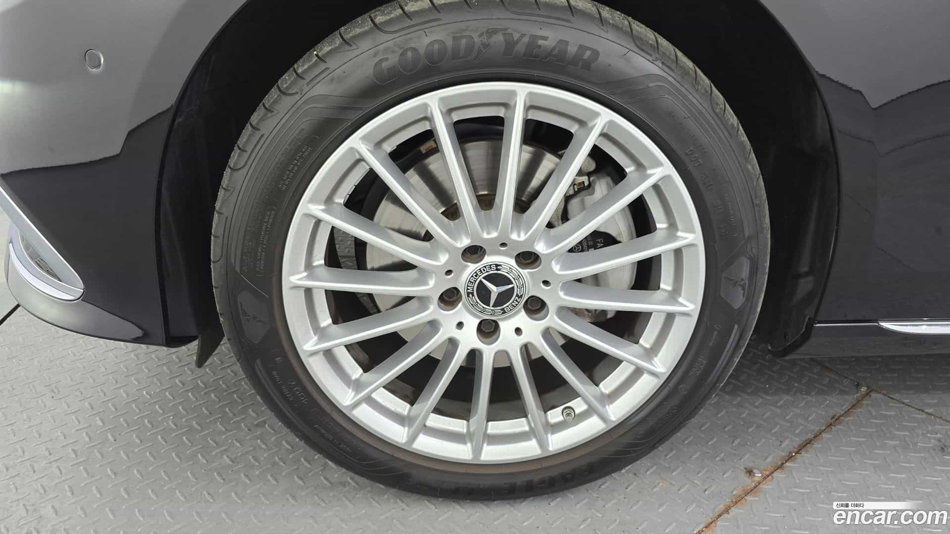 E-Class Mercedes-Benz 2023.1-OUTER-005