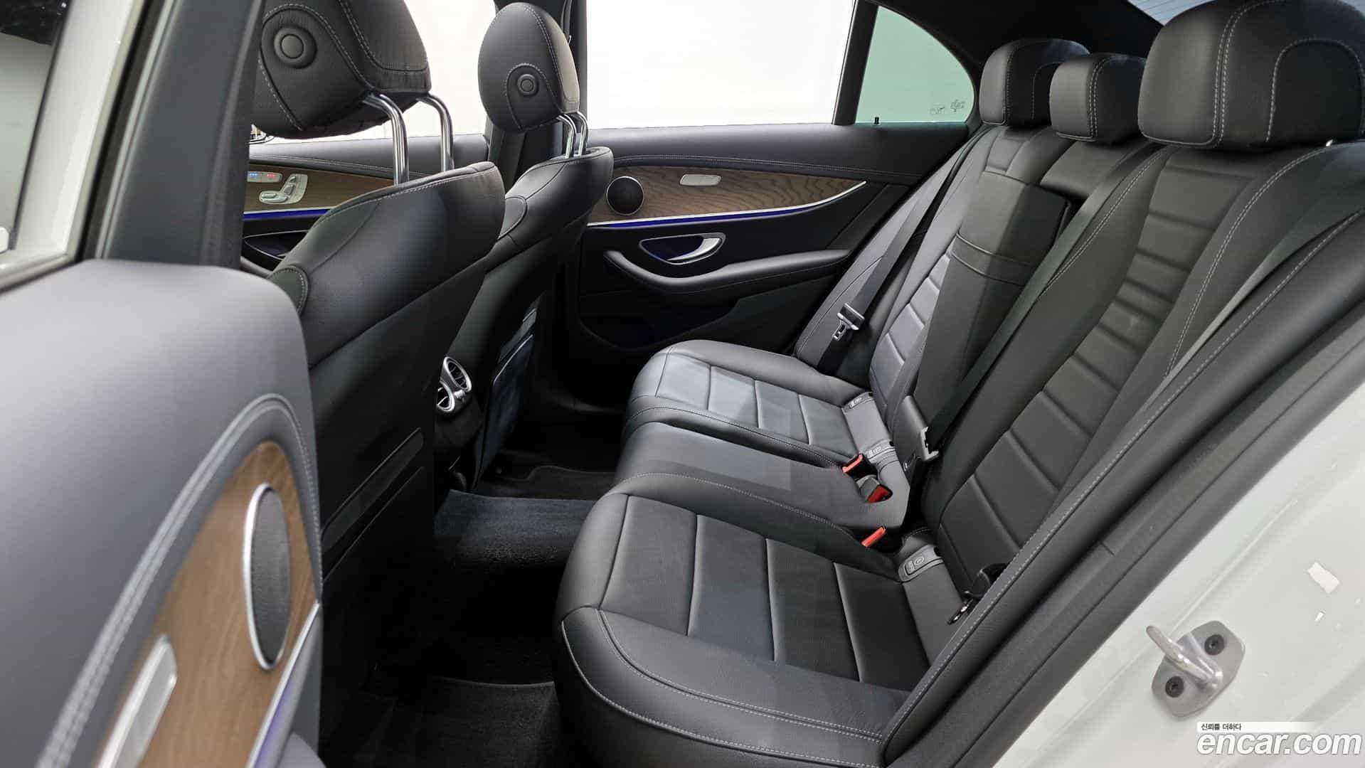E-Class Mercedes-Benz 2023.8-OPTION-016