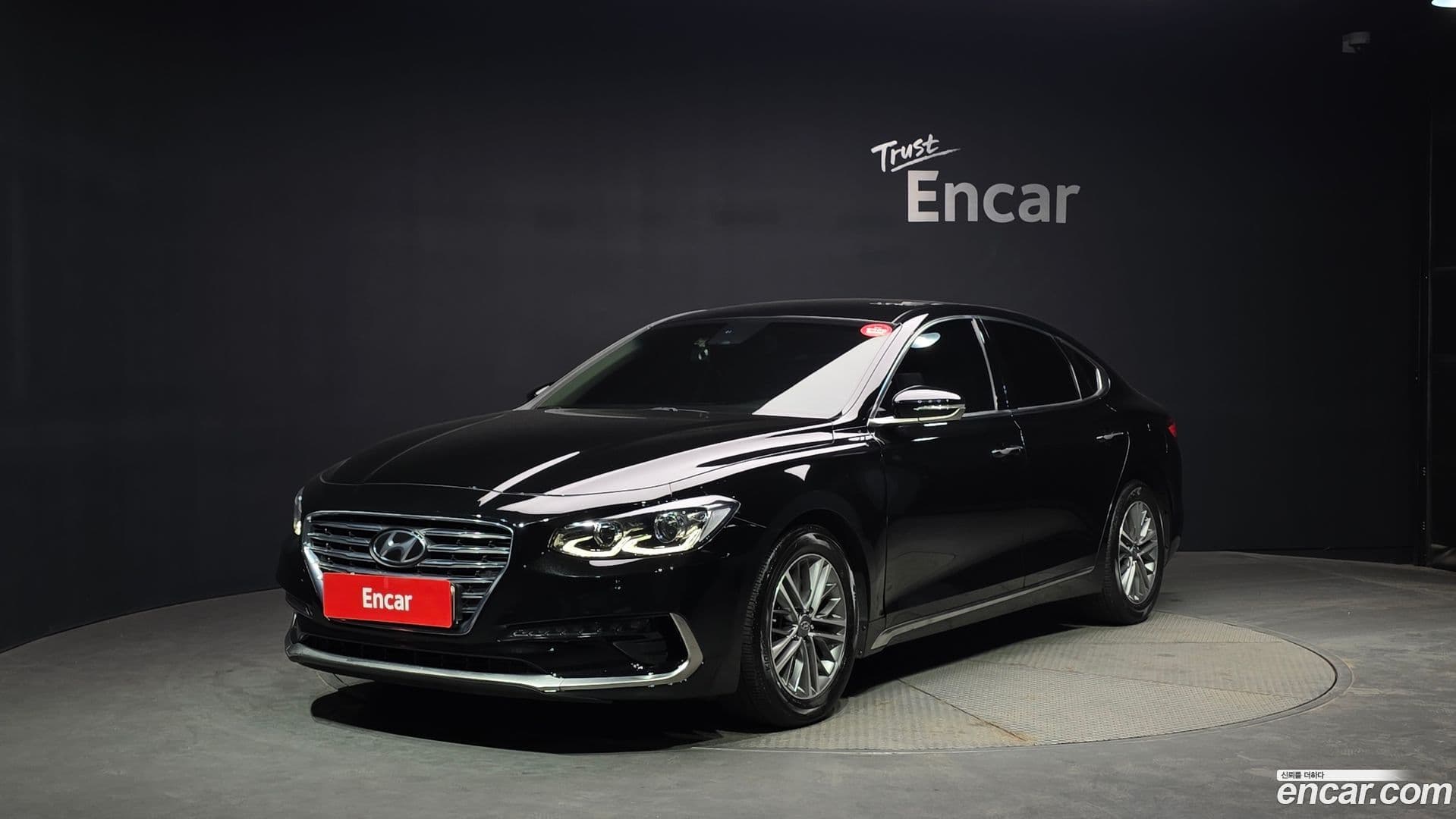 Main__Slider__Photo:Grandeur Hyundai 2019.1-0