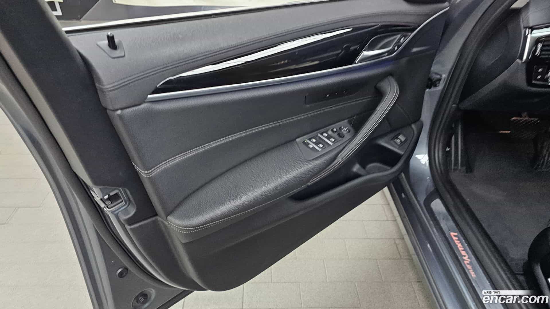 5-Series BMW 2018.11-INNER-034