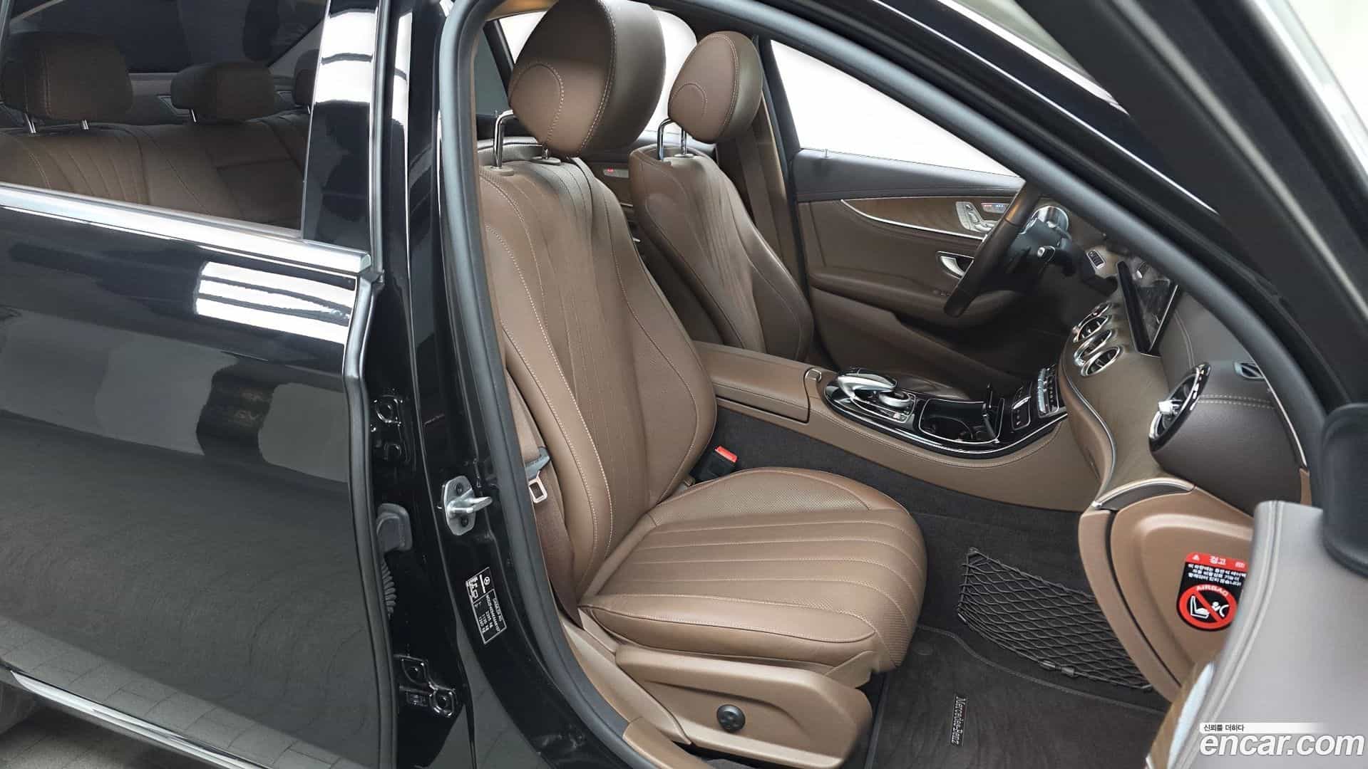 E-Class Mercedes-Benz 2019.6-OPTION-016