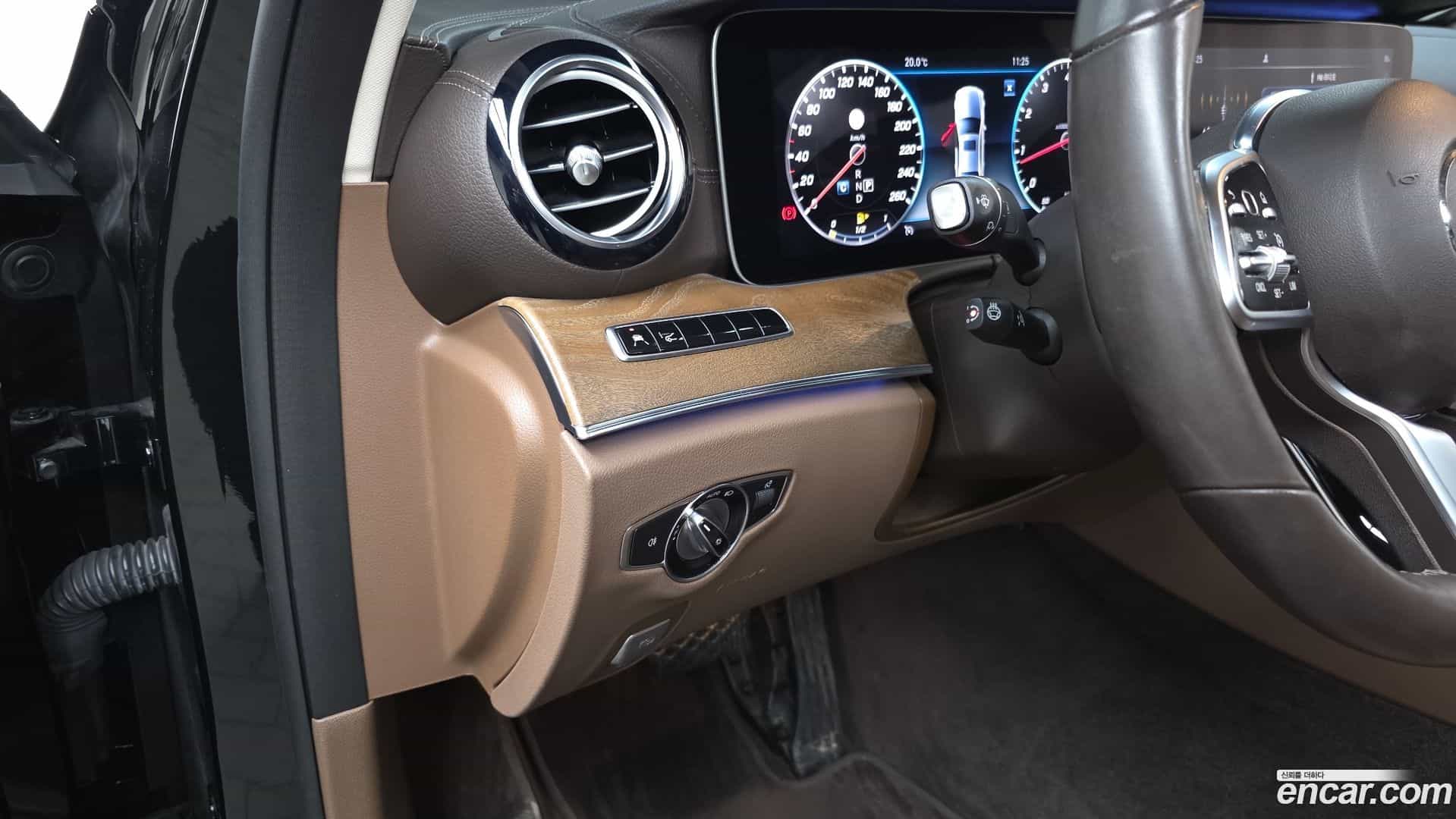 E-Class Mercedes-Benz 2019.6-OPTION-017