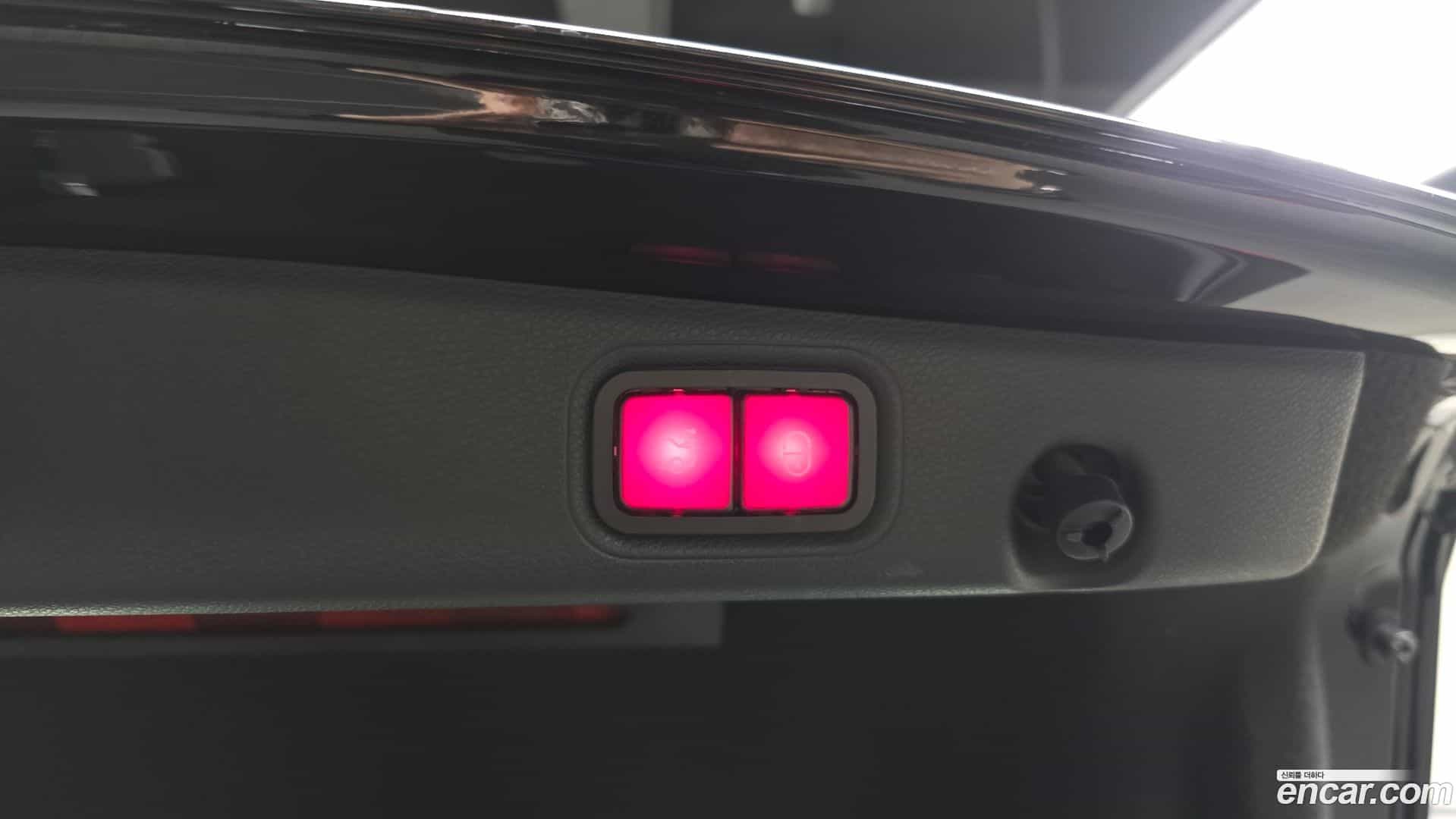E-Class Mercedes-Benz 2019.6-OPTION-024