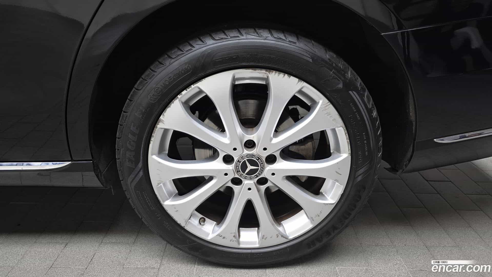 E-Class Mercedes-Benz 2019.6-OUTER-031