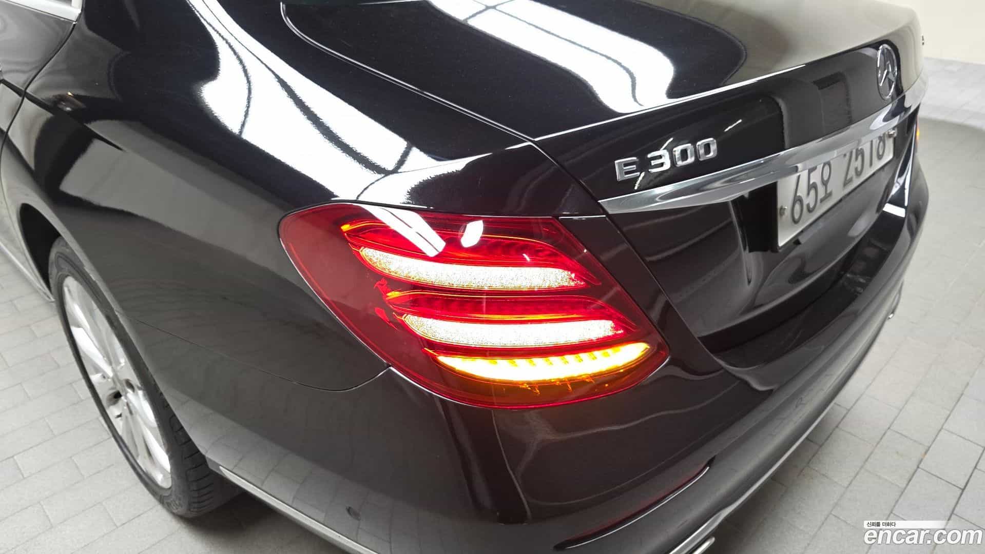E-Class Mercedes-Benz 2019.6-OUTER-033