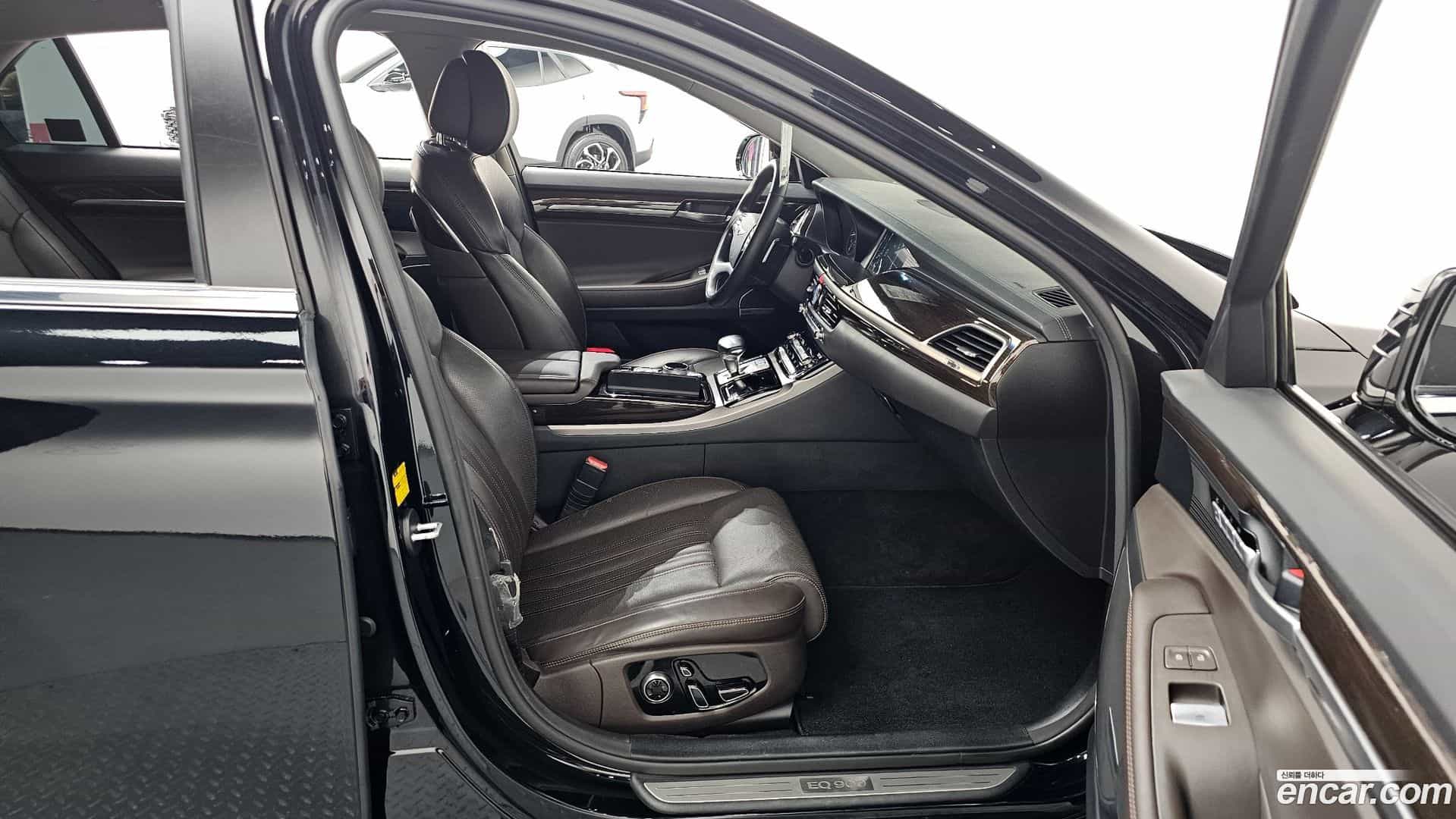 EQ900 Genesis 2016.5-OPTION-015