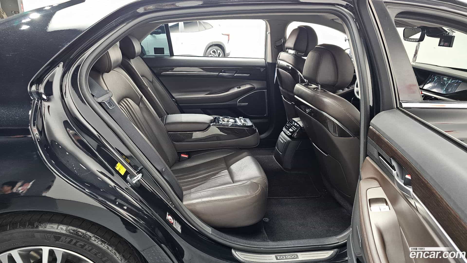 EQ900 Genesis 2016.5-OPTION-016