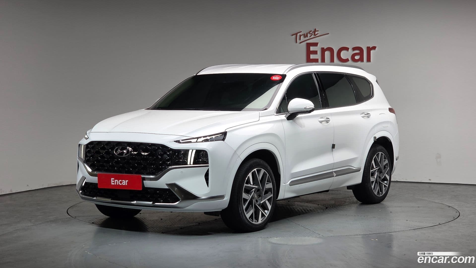 Main__Slider__Photo:Santafe Hyundai 2023.8-0