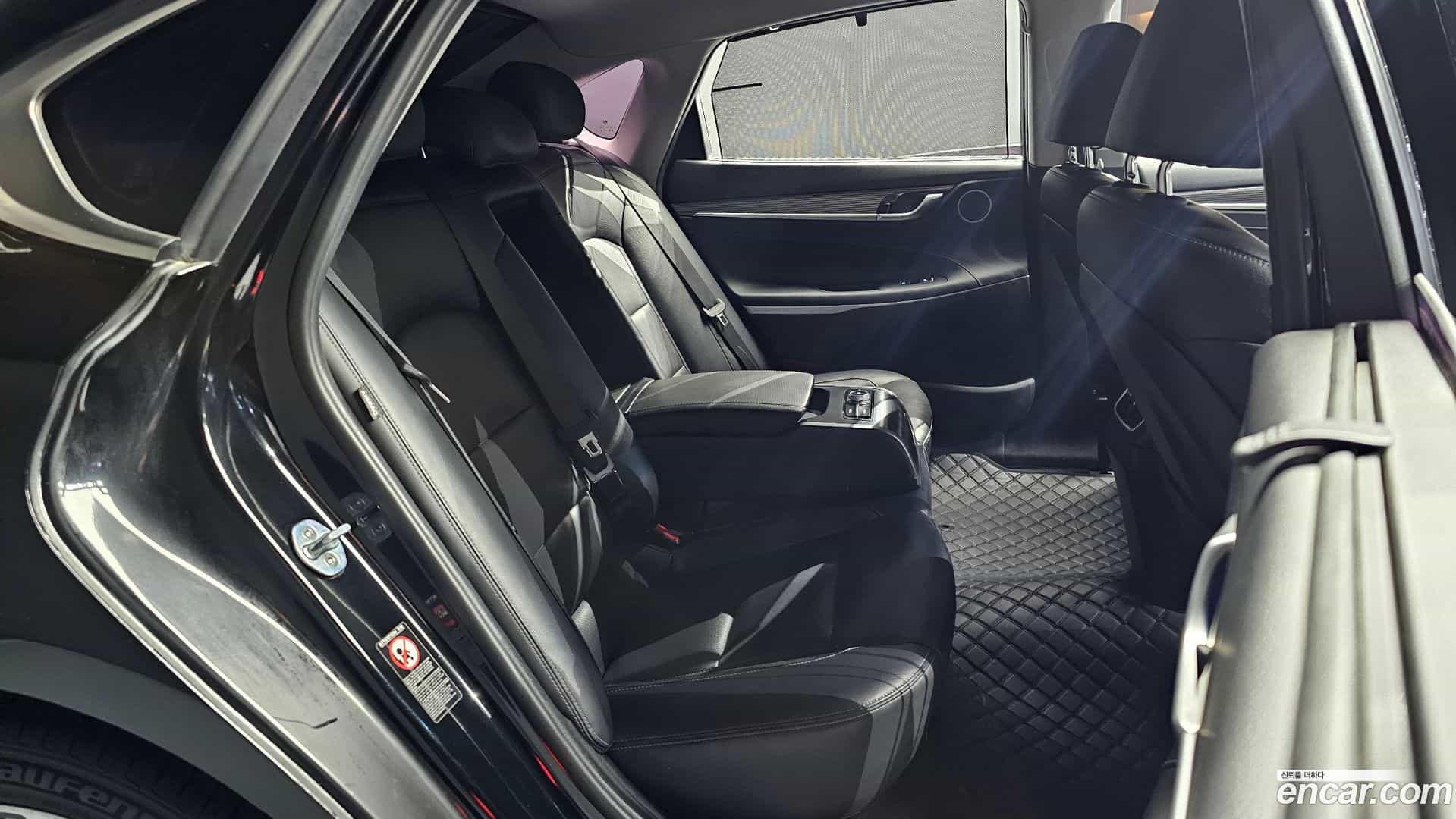 Grandeur Hyundai 2017.10-OPTION-016