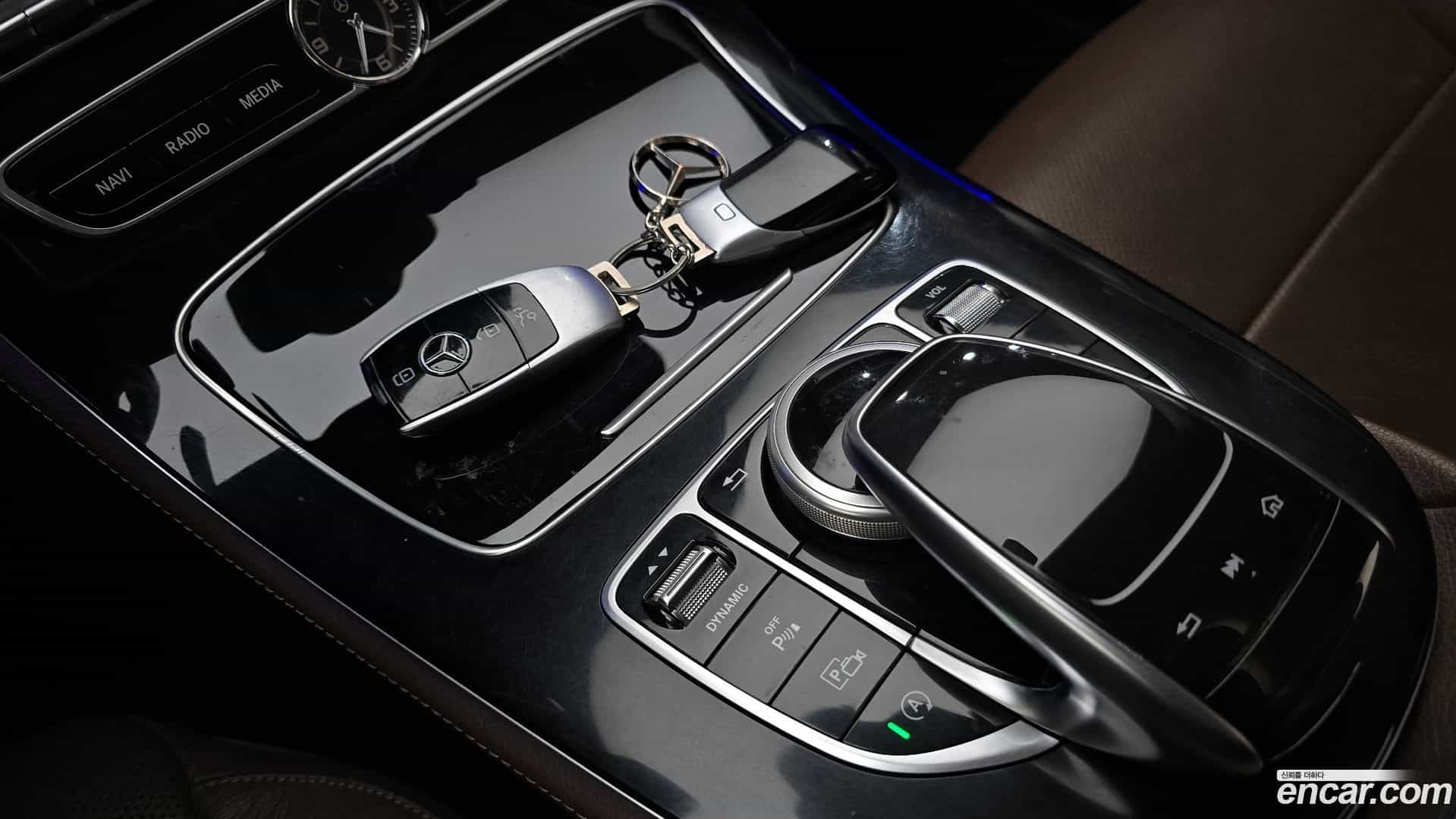 E-Class Mercedes-Benz 2018.11-OPTION-022