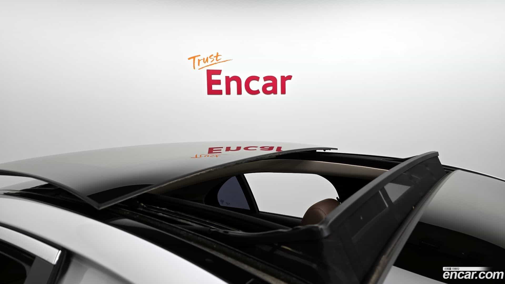 E-Class Mercedes-Benz 2018.11-OPTION-023