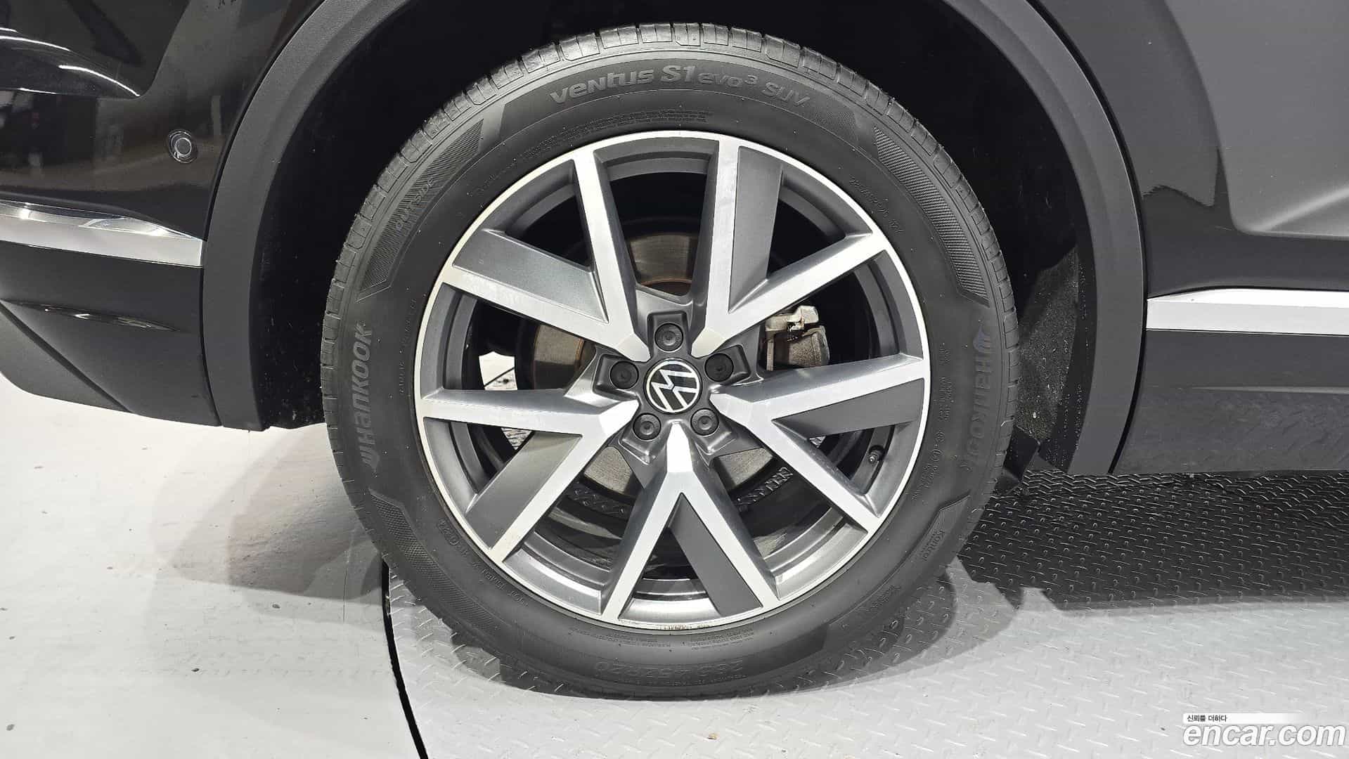 Touareg Volkswagen 2023.4-OUTER-005
