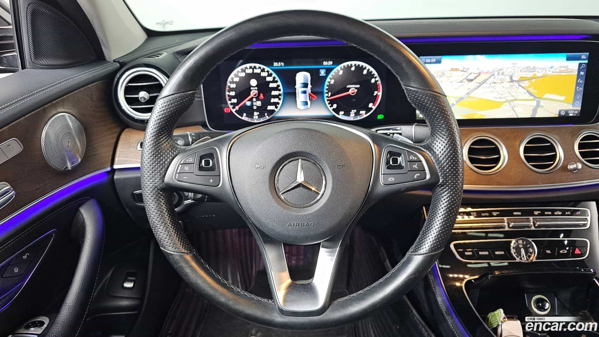 E-Class Mercedes-Benz 2018.0-OPTION-017