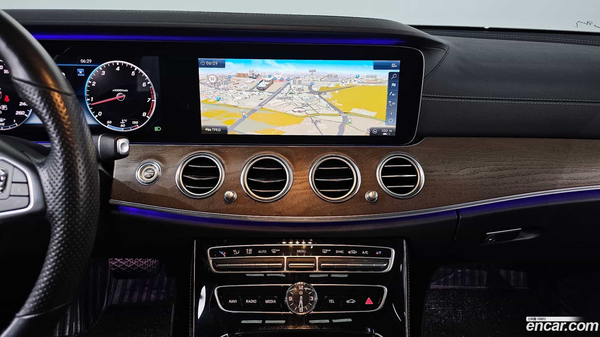 E-Class Mercedes-Benz 2018.0-OPTION-018