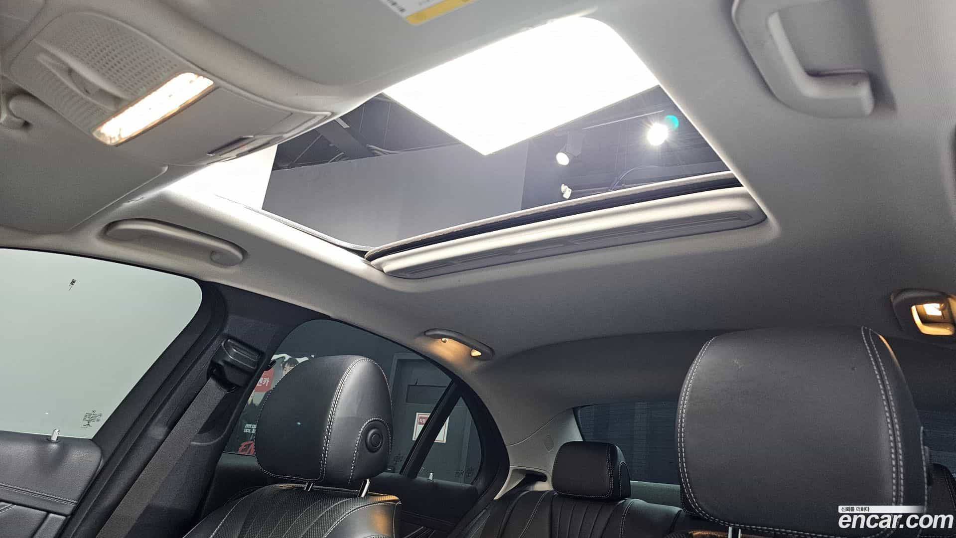 E-Class Mercedes-Benz 2018.0-OPTION-023