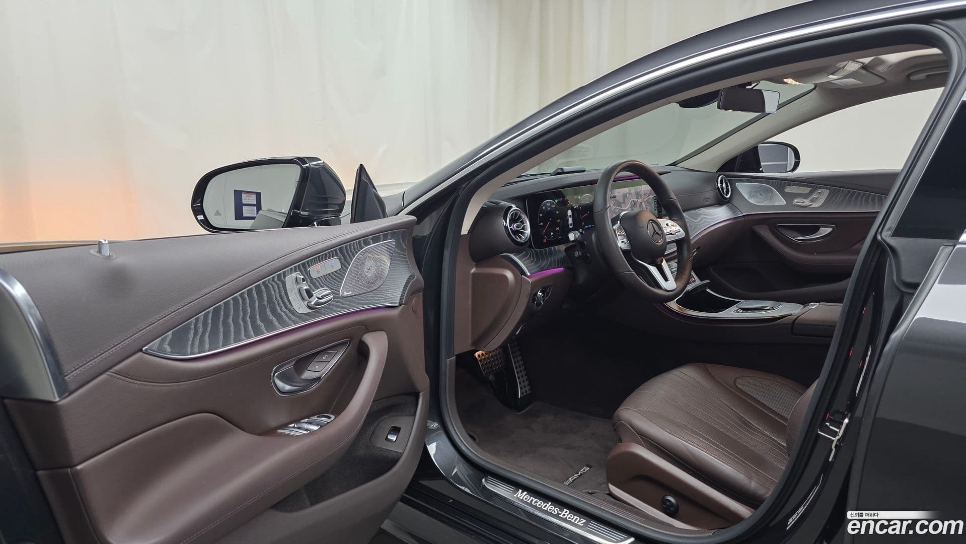 Main__Slider__Photo:CLS-Class Mercedes-Benz 2021.2-9
