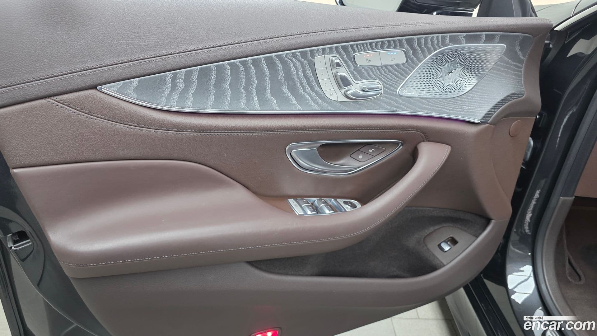 Main__Slider__Photo:CLS-Class Mercedes-Benz 2021.2-23