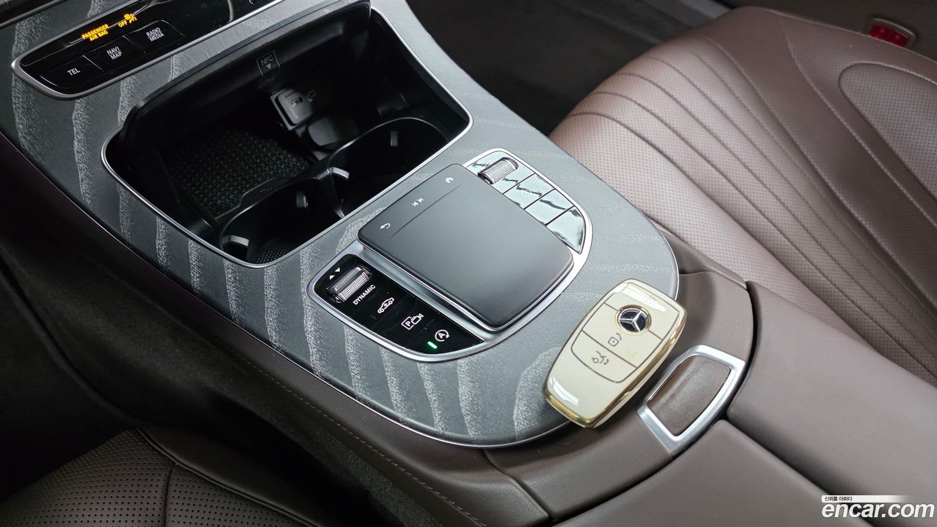 Main__Slider__Photo:CLS-Class Mercedes-Benz 2021.2-30