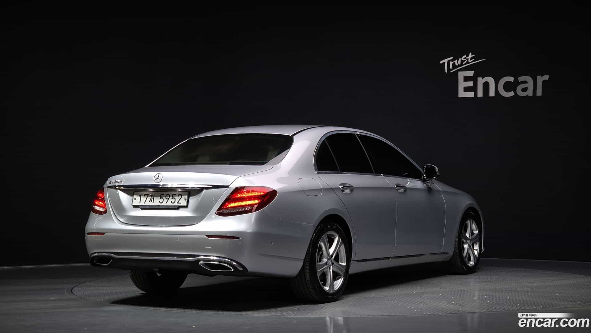 E-Class Mercedes-Benz 2017.7-OUTER-002